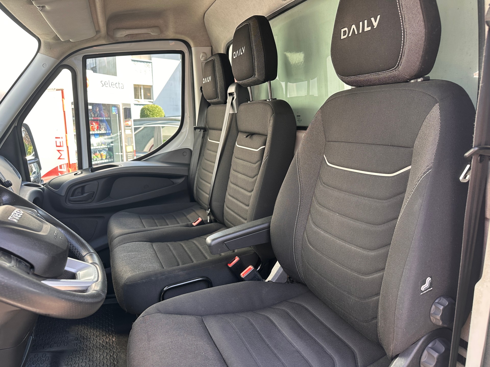 IVECO 35 S 16-image-10