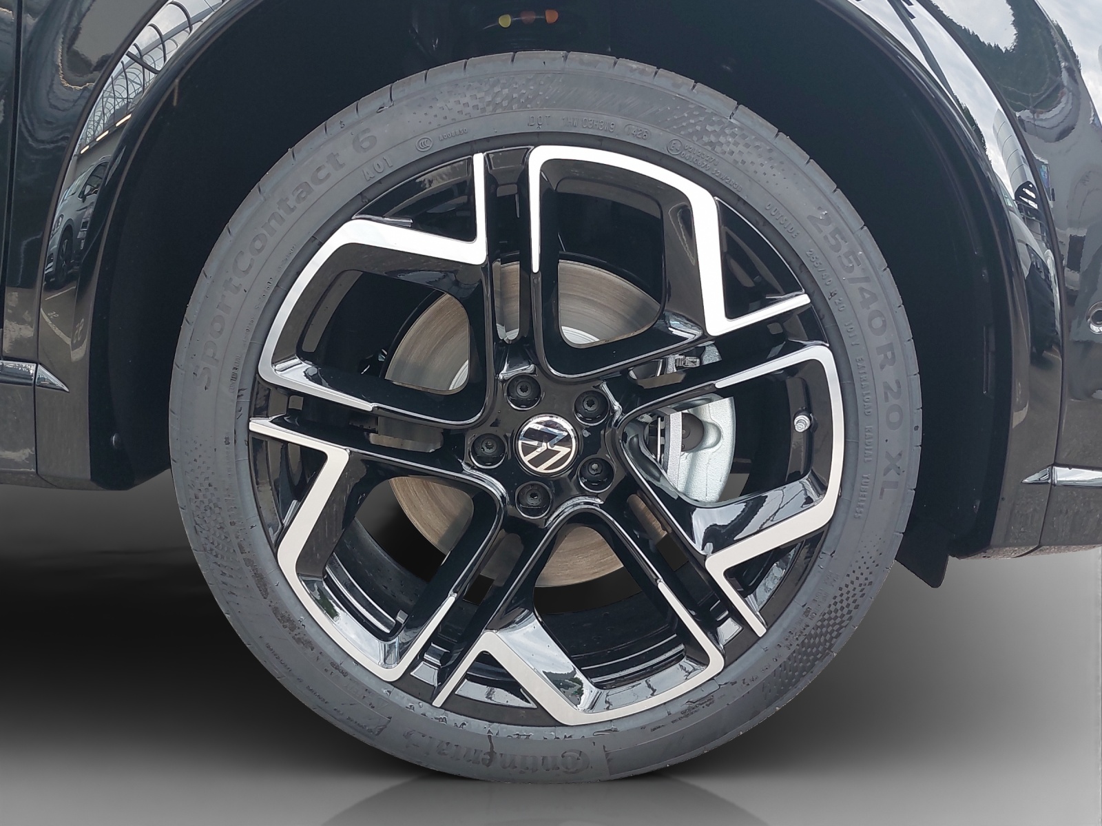 VW Tiguan 2.0 TSI DSG R-Line Plus 4Motion-image-13