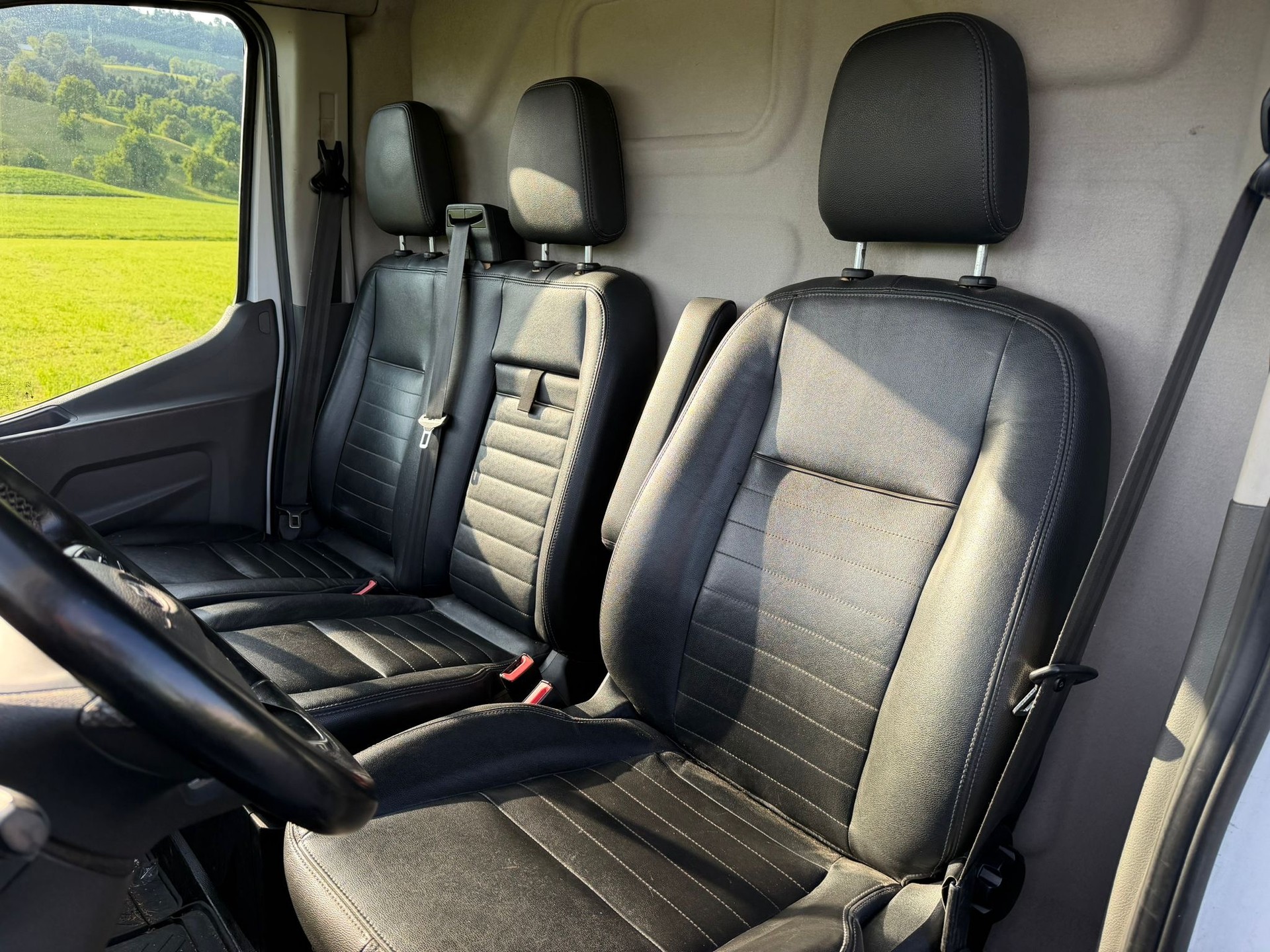 FORD Transit Van 350 L2 Trail 2.0 TDCi 170 4WD-image-13