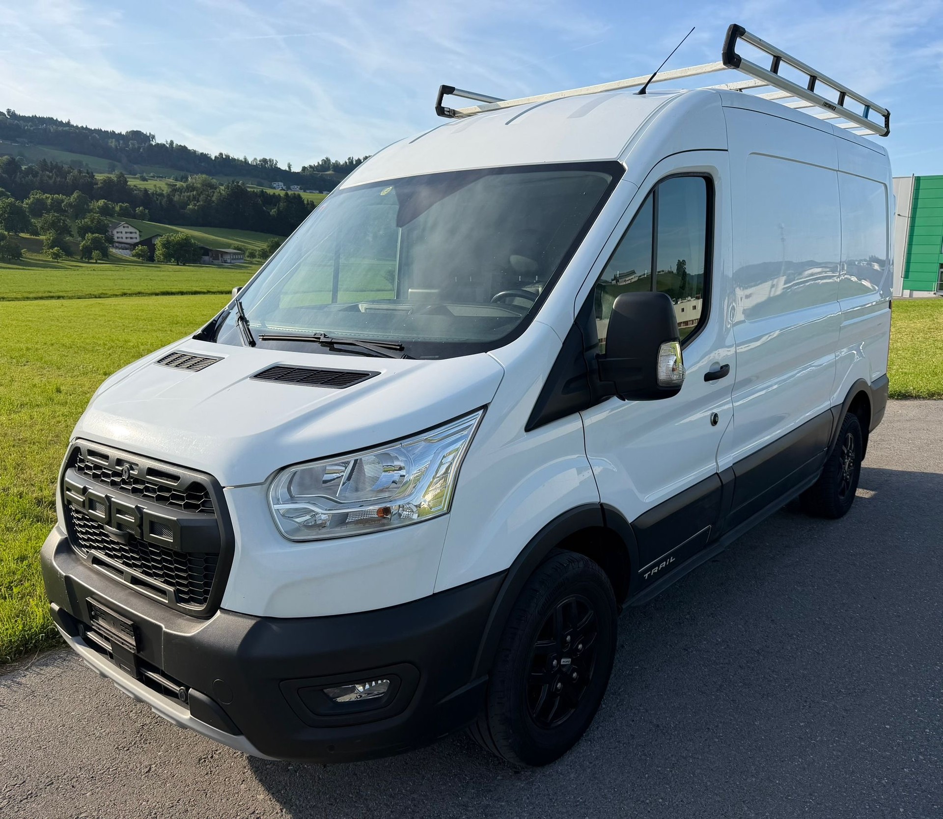 FORD Transit Van 350 L2 Trail 2.0 TDCi 170 4WD