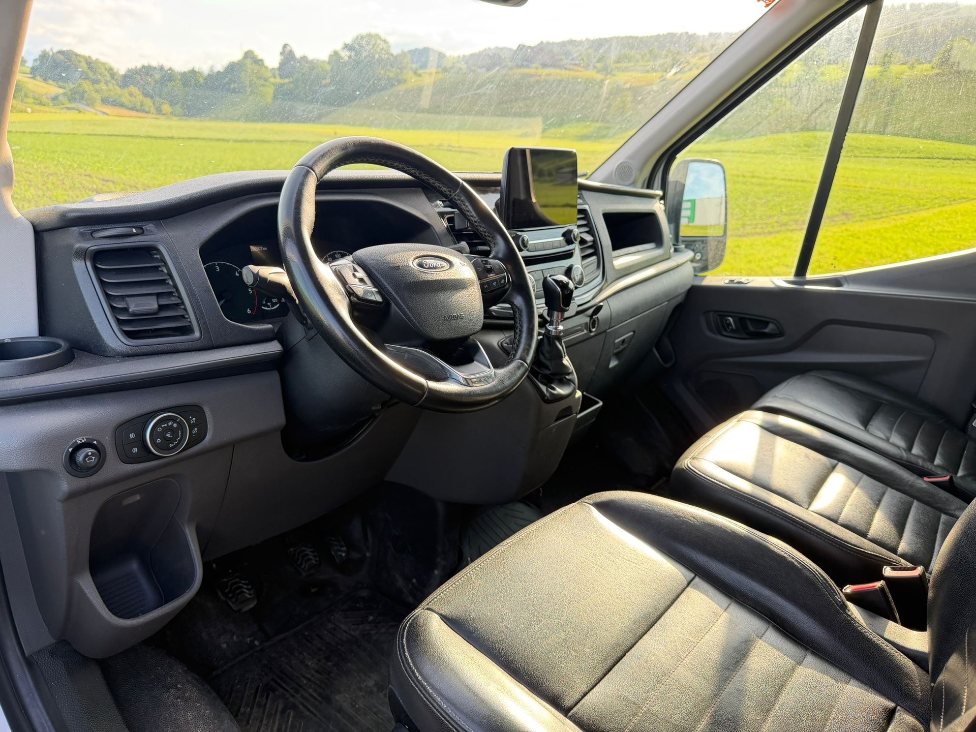 FORD Transit Van 350 L2 Trail 2.0 TDCi 170 4WD-image-7