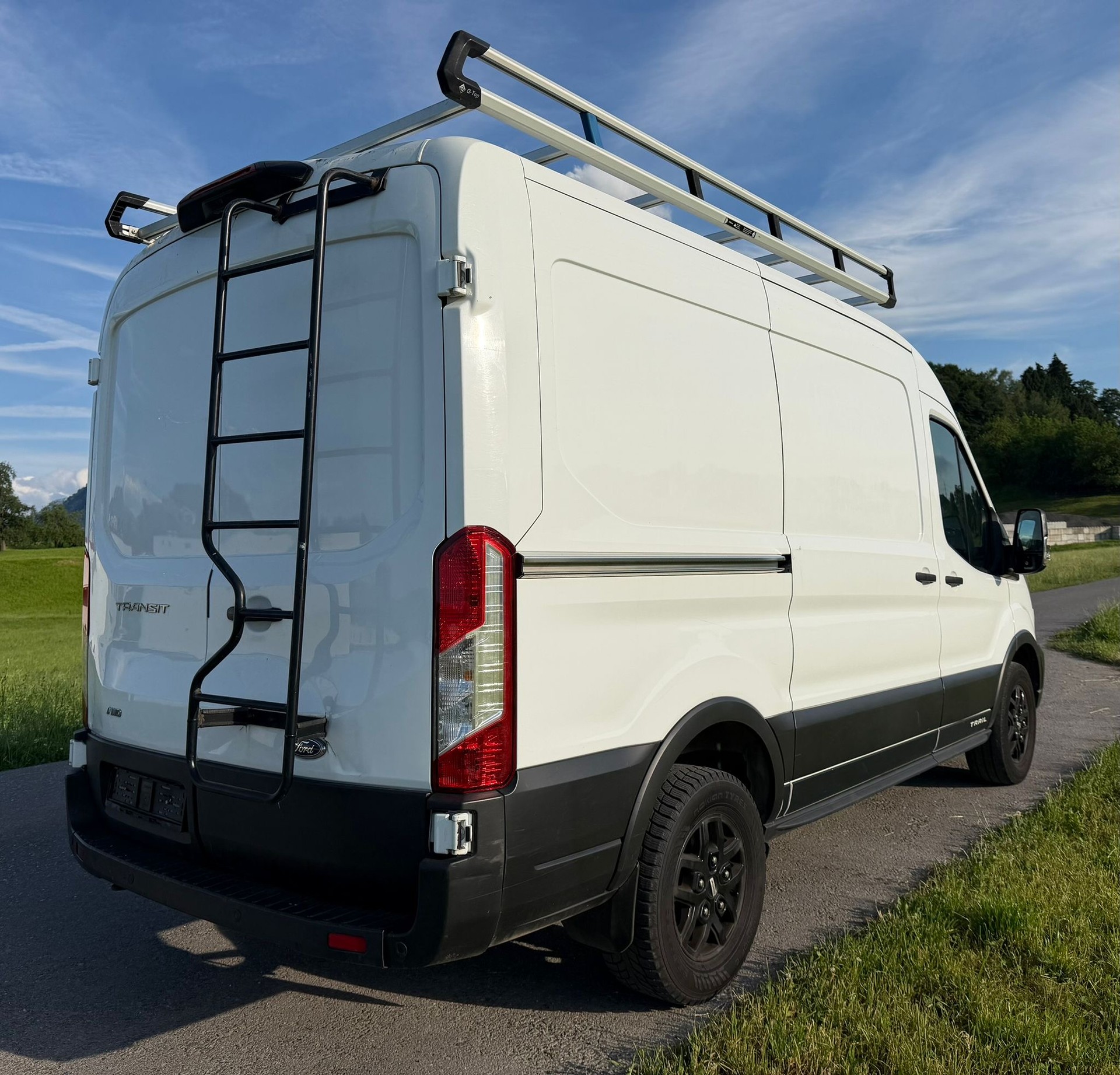 FORD Transit Van 350 L2 Trail 2.0 TDCi 170 4WD-image-5