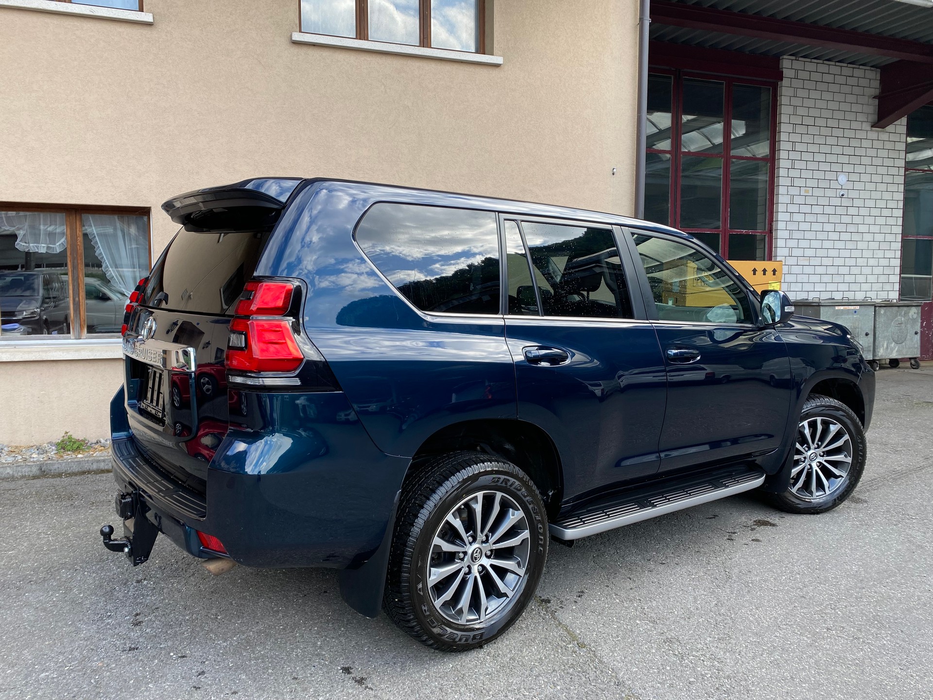 TOYOTA Land Cruiser 2.8TD Style Automatic-image-12