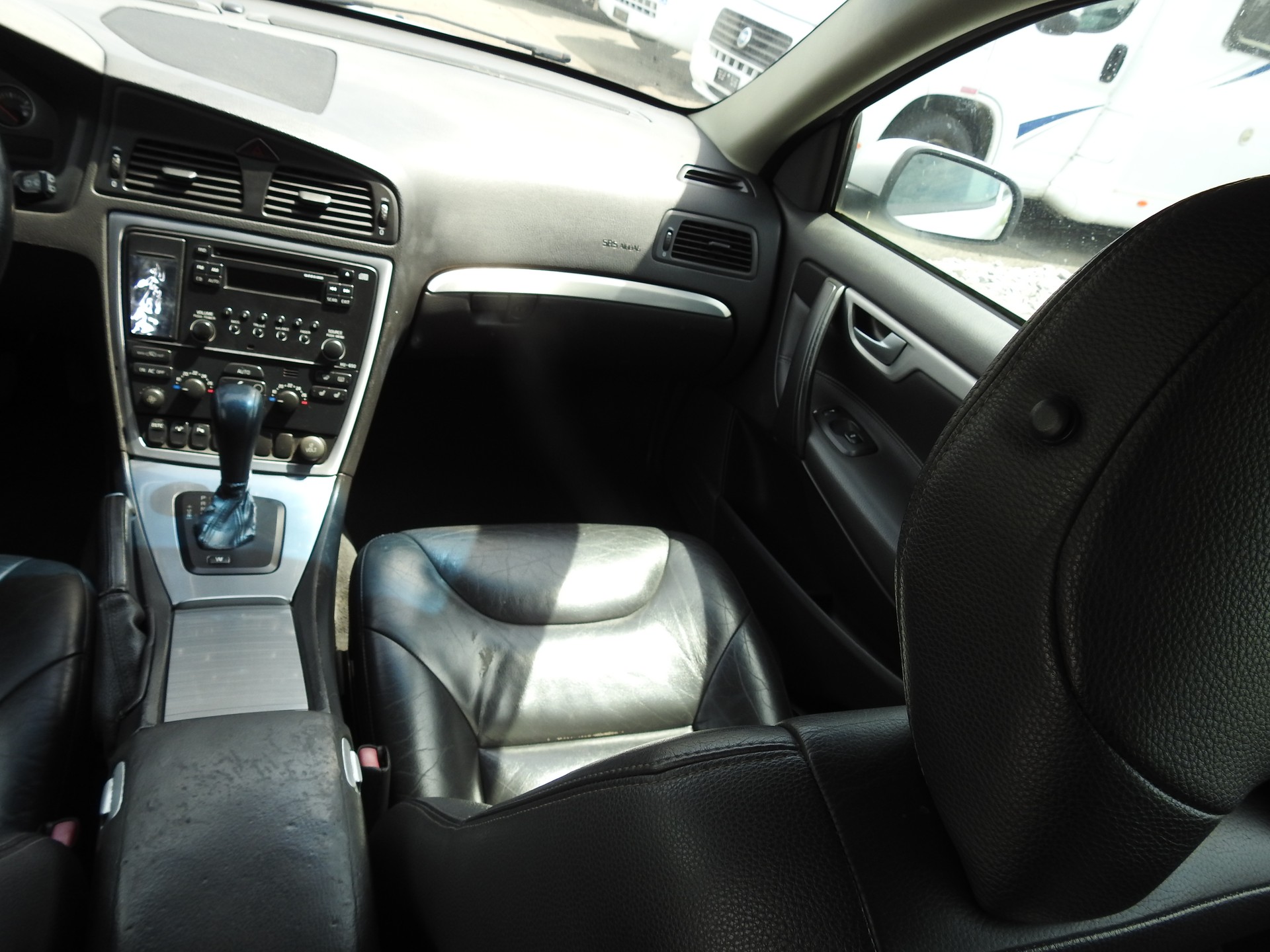 VOLVO V70 2.5T AWD Move-image-18