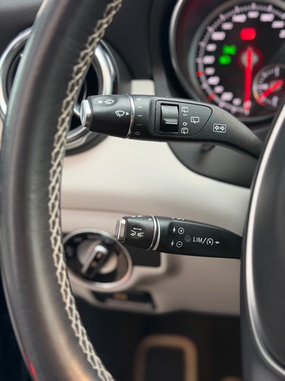 MERCEDES-BENZ GLA 200 7G-DCT | 360° Kamera | ACC Tempomat | Panoramadach | Ambiente | Harman/Kardon-image-25