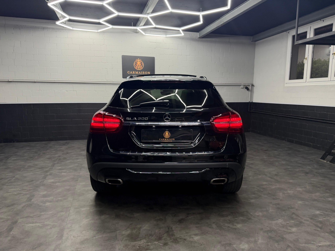 MERCEDES-BENZ GLA 200 7G-DCT | 360° Kamera | ACC Tempomat | Panoramadach | Ambiente | Harman/Kardon-image-6