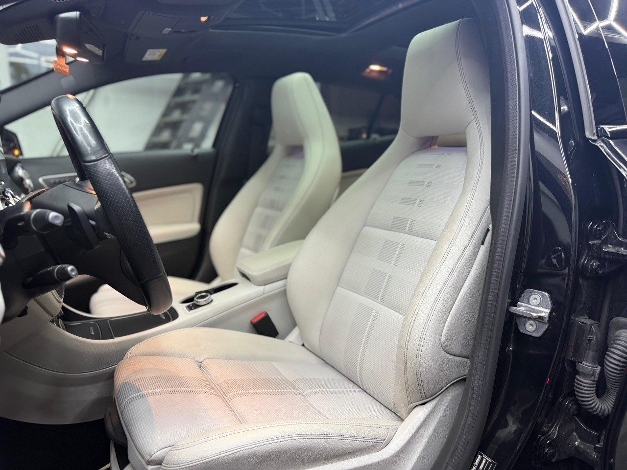 MERCEDES-BENZ GLA 200 7G-DCT | 360° Kamera | ACC Tempomat | Panoramadach | Ambiente | Harman/Kardon-image-17