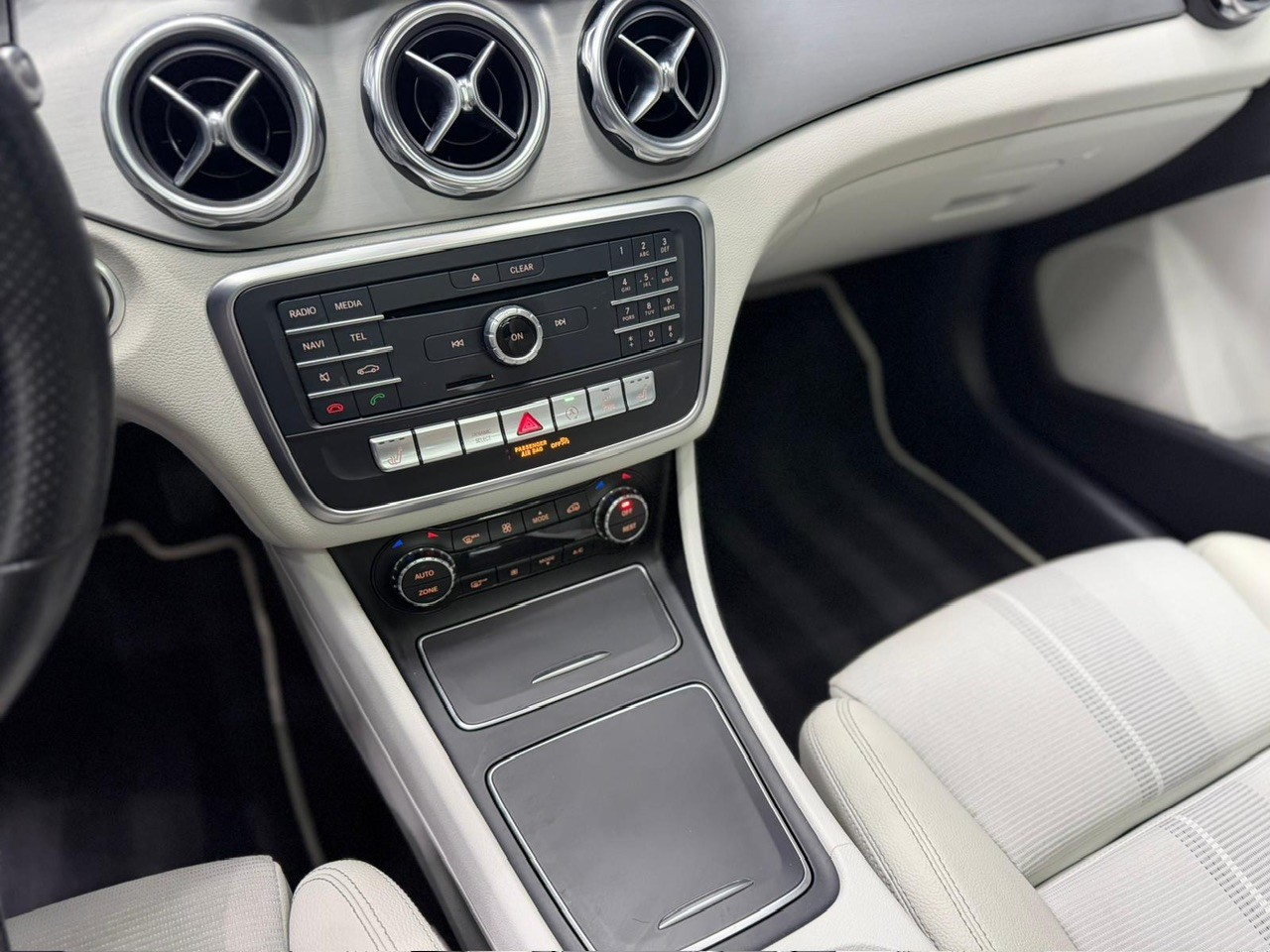 MERCEDES-BENZ GLA 200 7G-DCT | 360° Kamera | ACC Tempomat | Panoramadach | Ambiente | Harman/Kardon-image-15