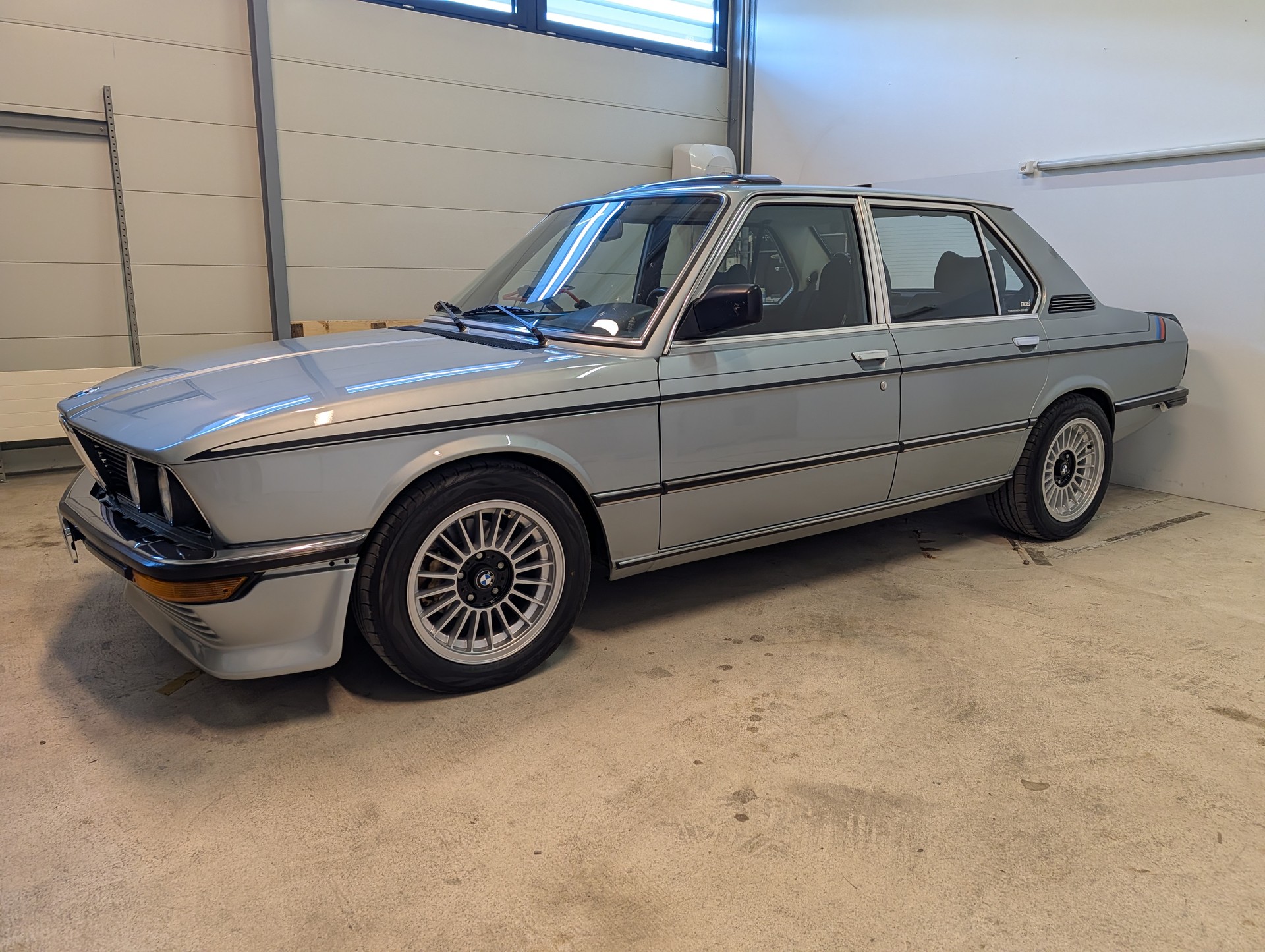 BMW E12 528i Veteran