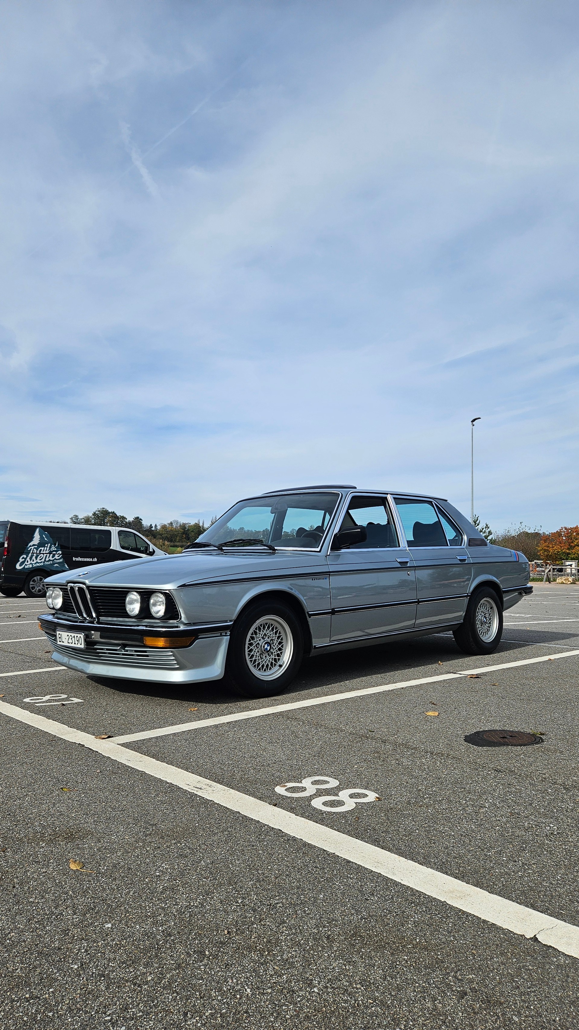 BMW E12 528i Veteran-image-17