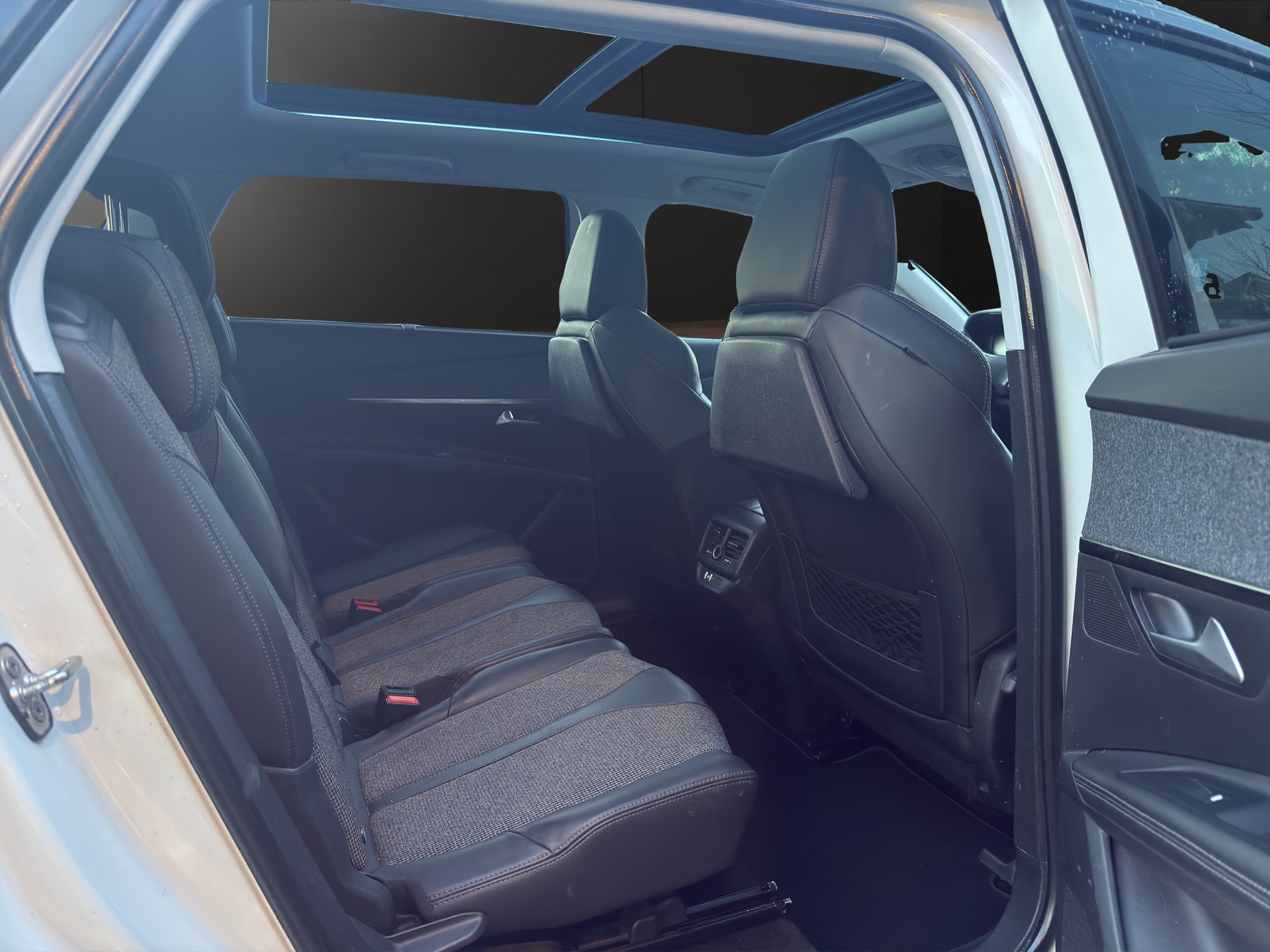 PEUGEOT 5008 1.6 BlueHDi Business Line ETA 7Plätzer-image-10