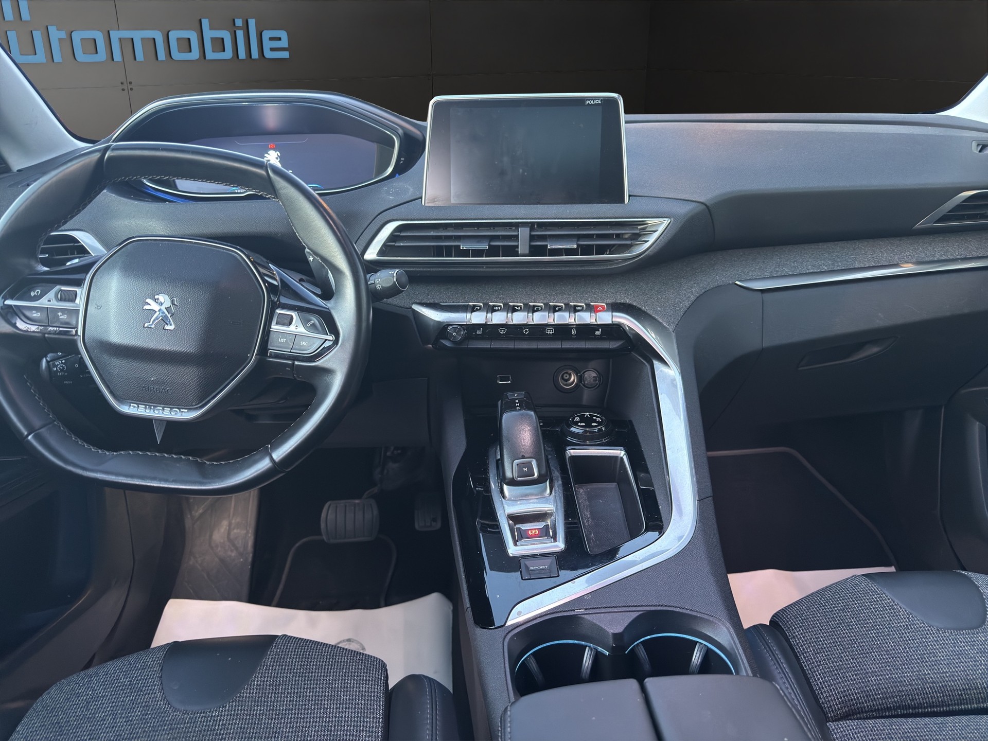 PEUGEOT 5008 1.6 BlueHDi Business Line ETA 7Plätzer-image-11