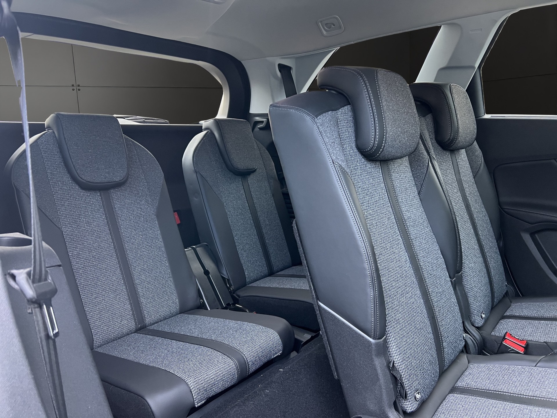 PEUGEOT 5008 1.6 BlueHDi Business Line ETA 7Plätzer-image-13