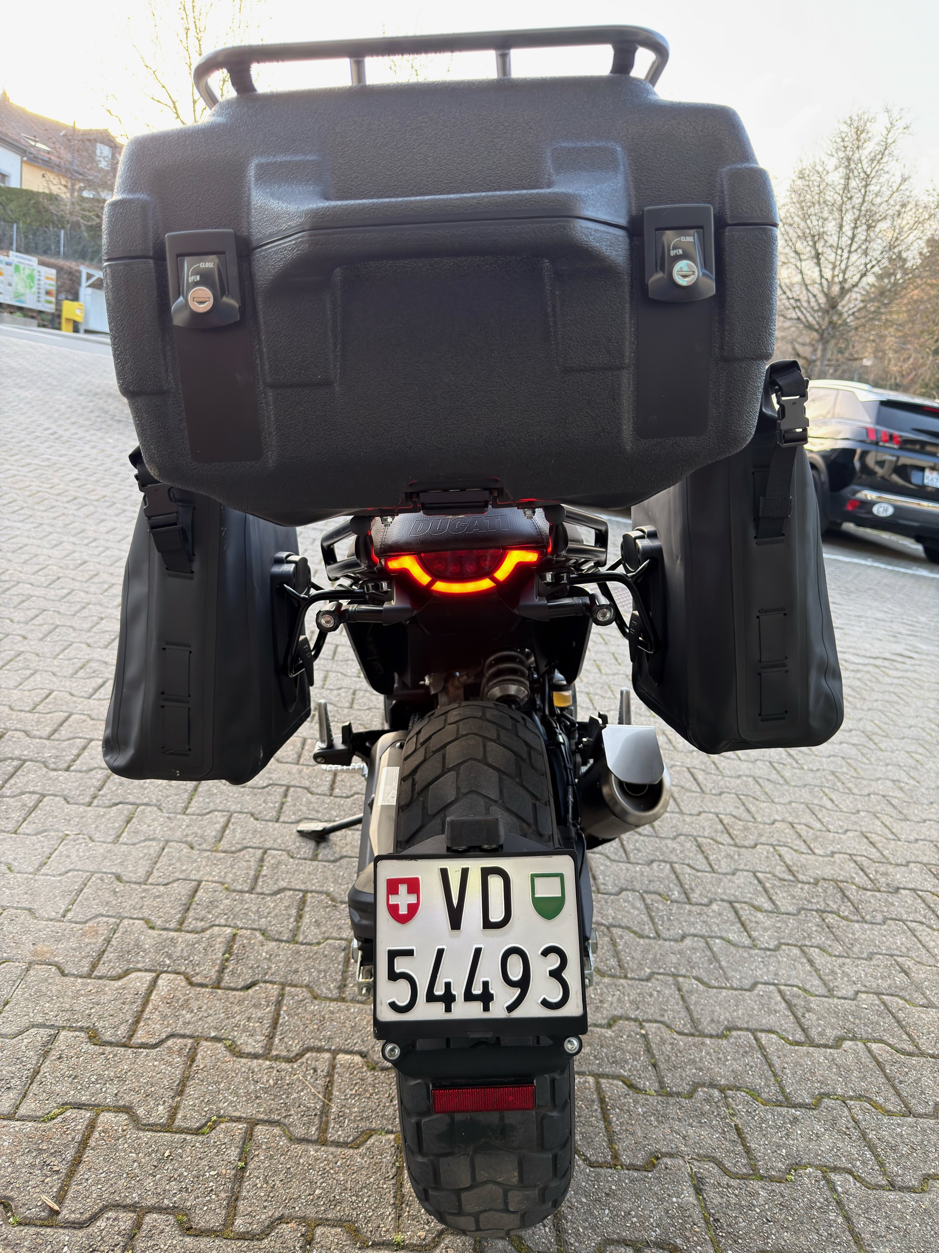 DUCATI NightShift-image-3