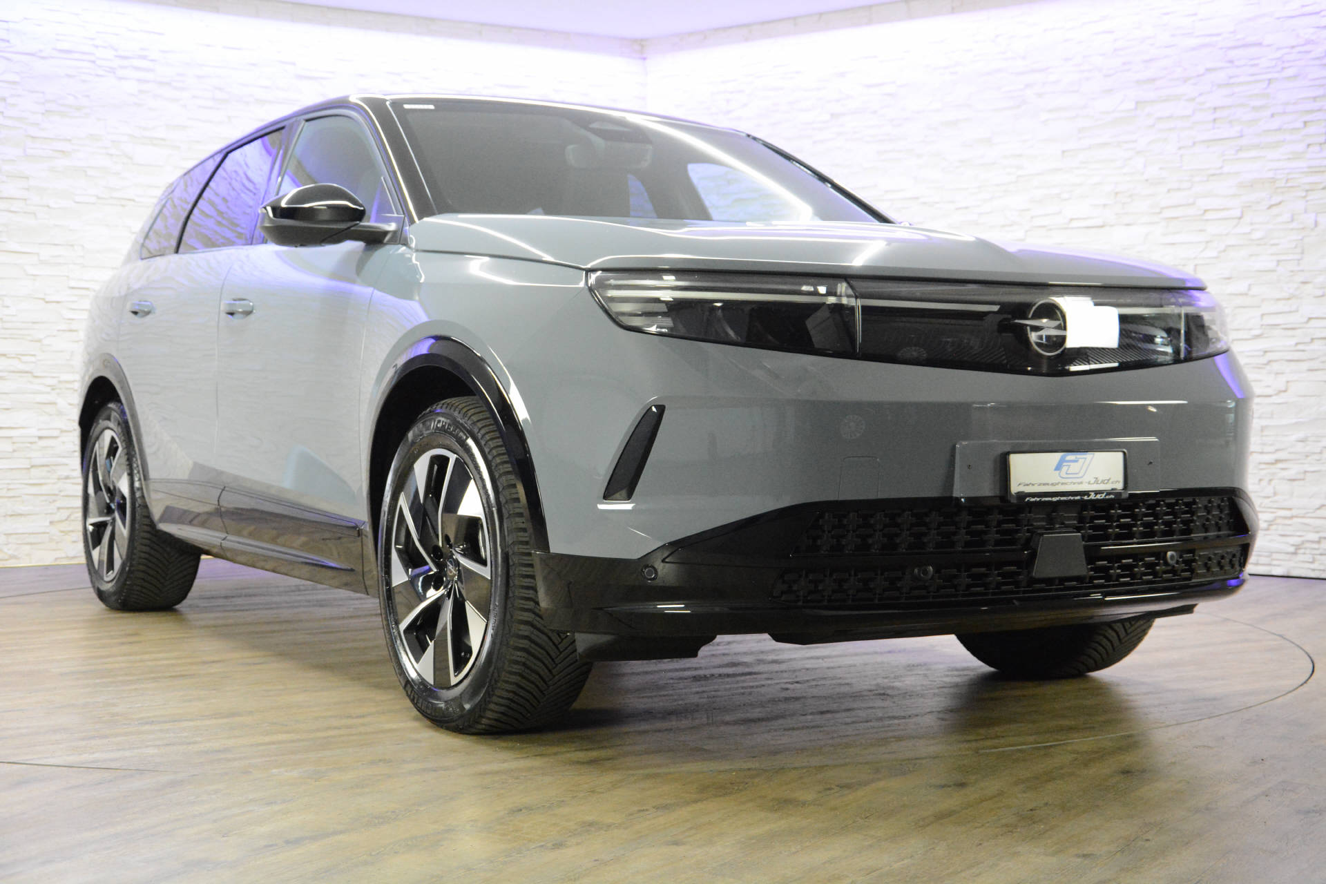 OPEL Grandland-e GS-showroom-element-1