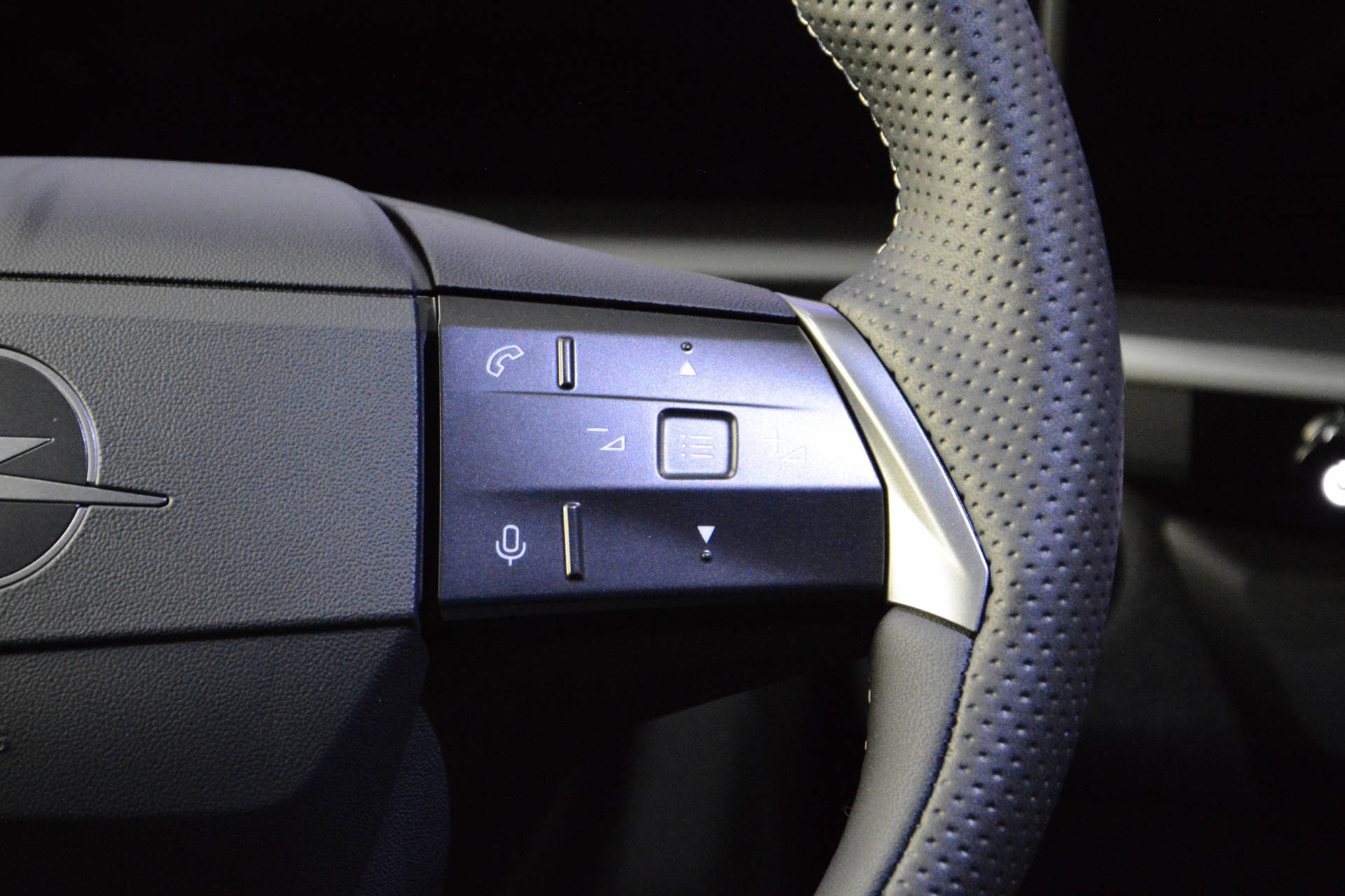 OPEL Grandland-e GS-image-16