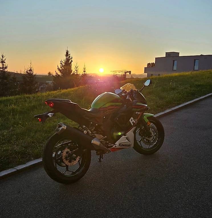 KAWASAKI Ninja 125-image-0