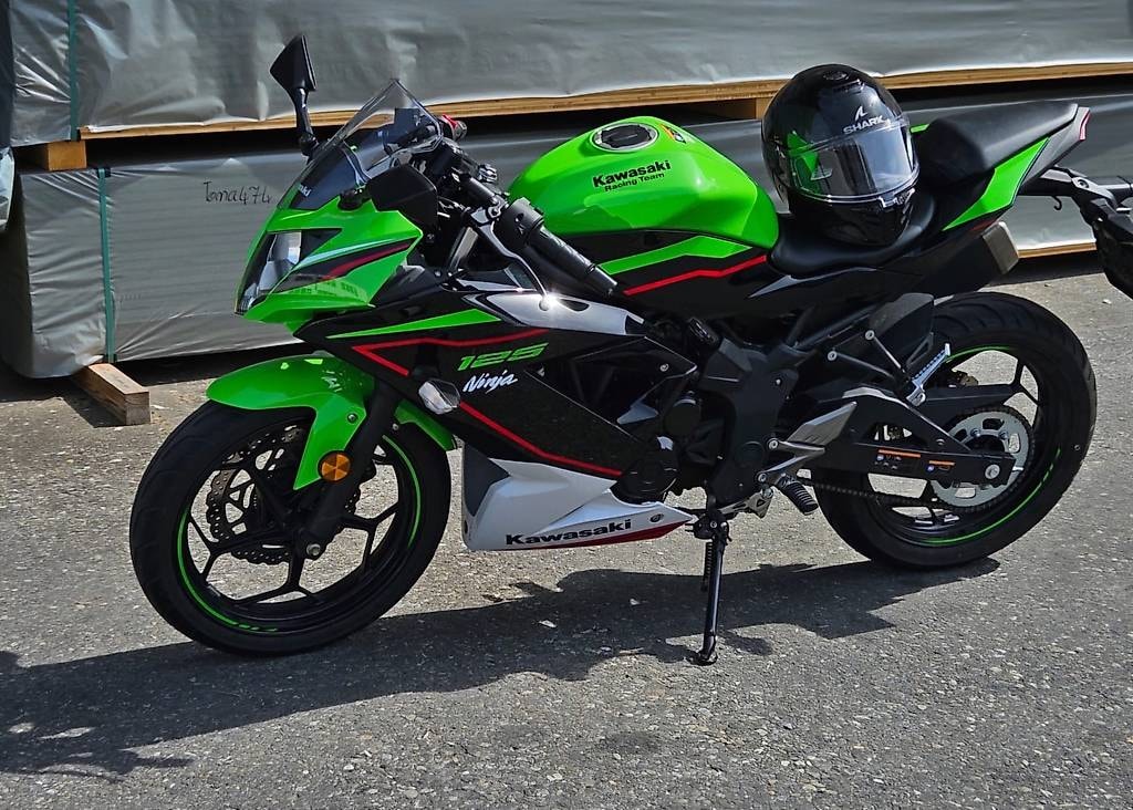 KAWASAKI Ninja 125-image-1