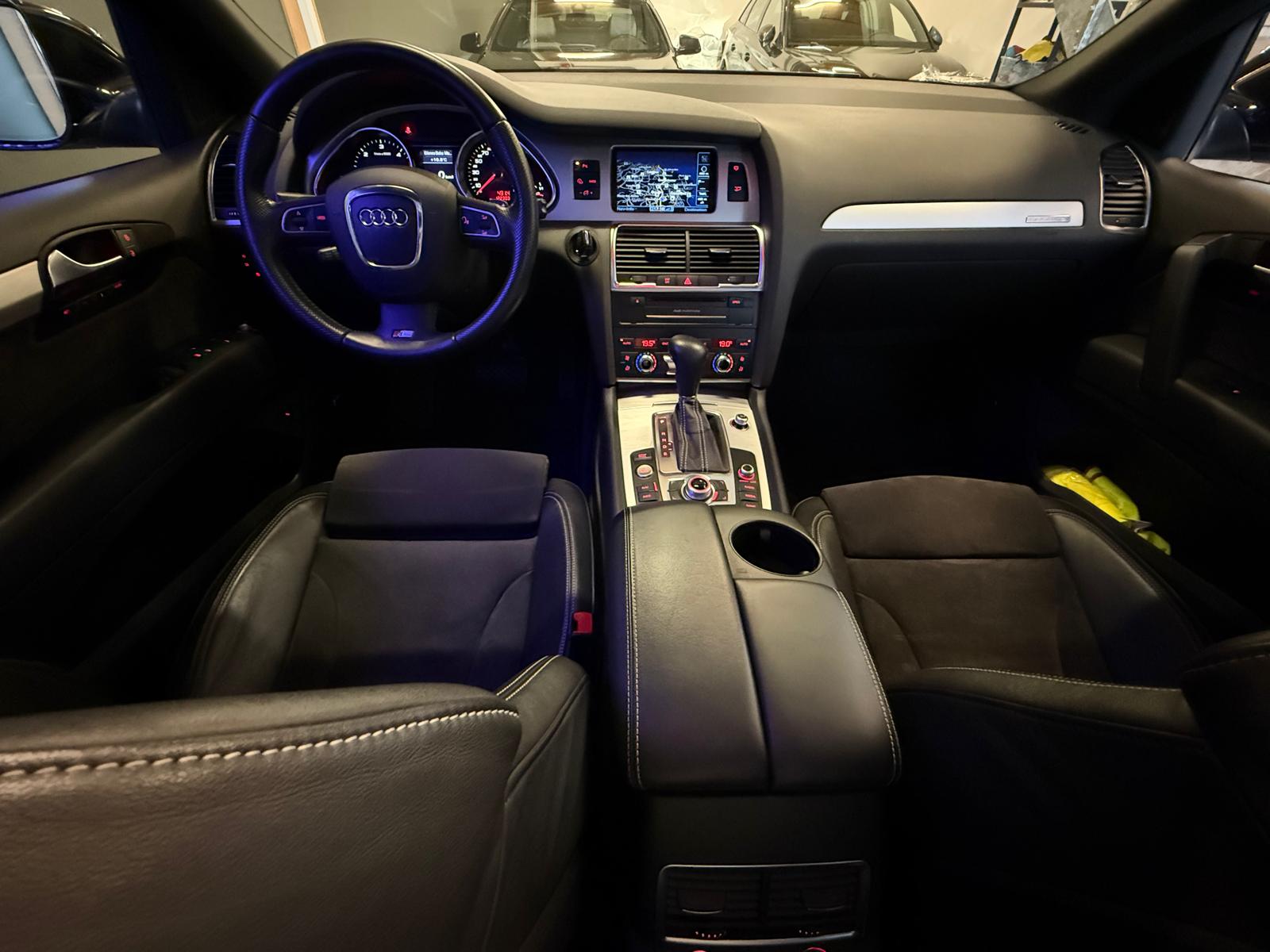 AUDI Q7 4.2 TDI quattro tiptronic-image-14