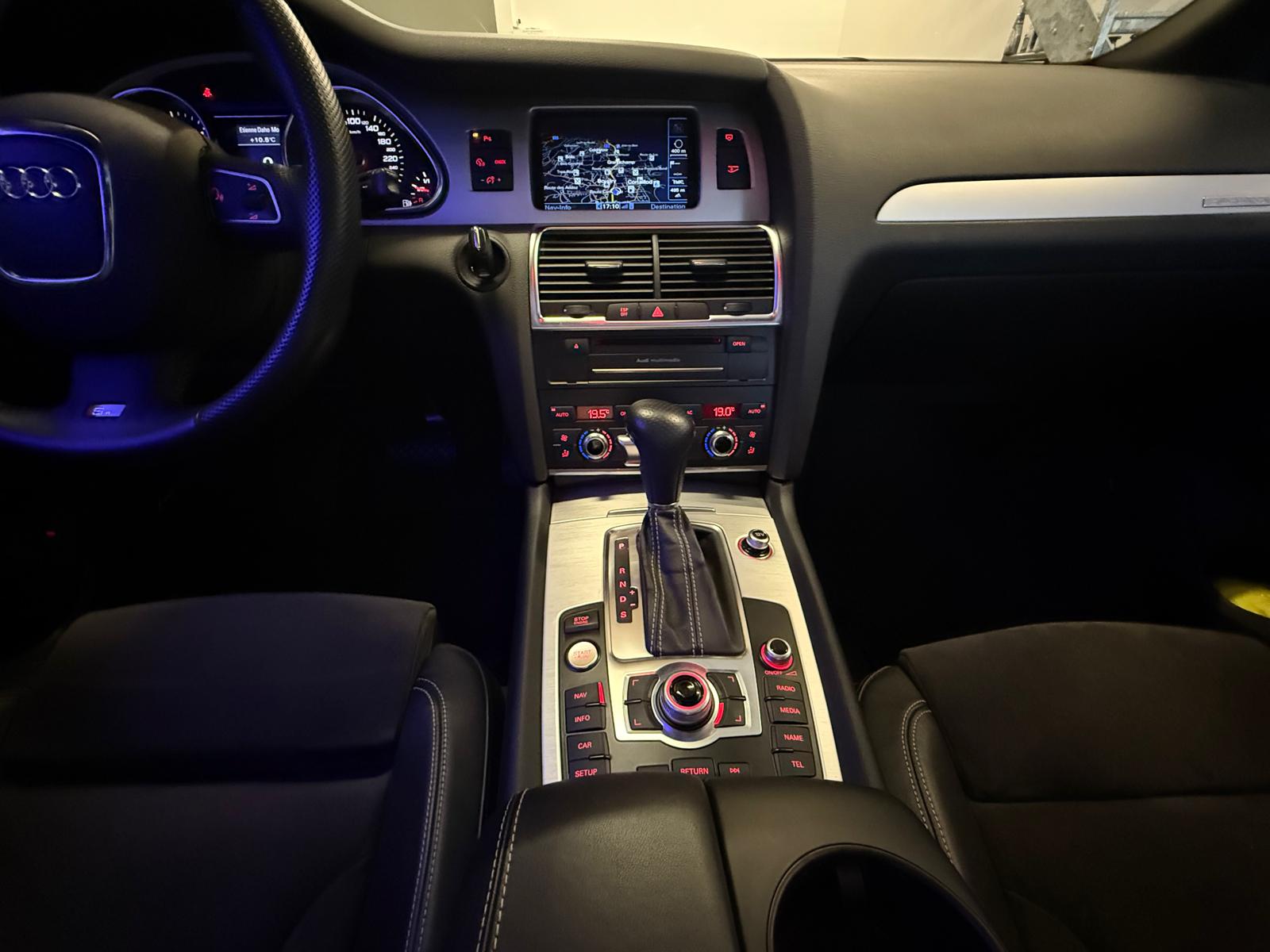 AUDI Q7 4.2 TDI quattro tiptronic-image-15