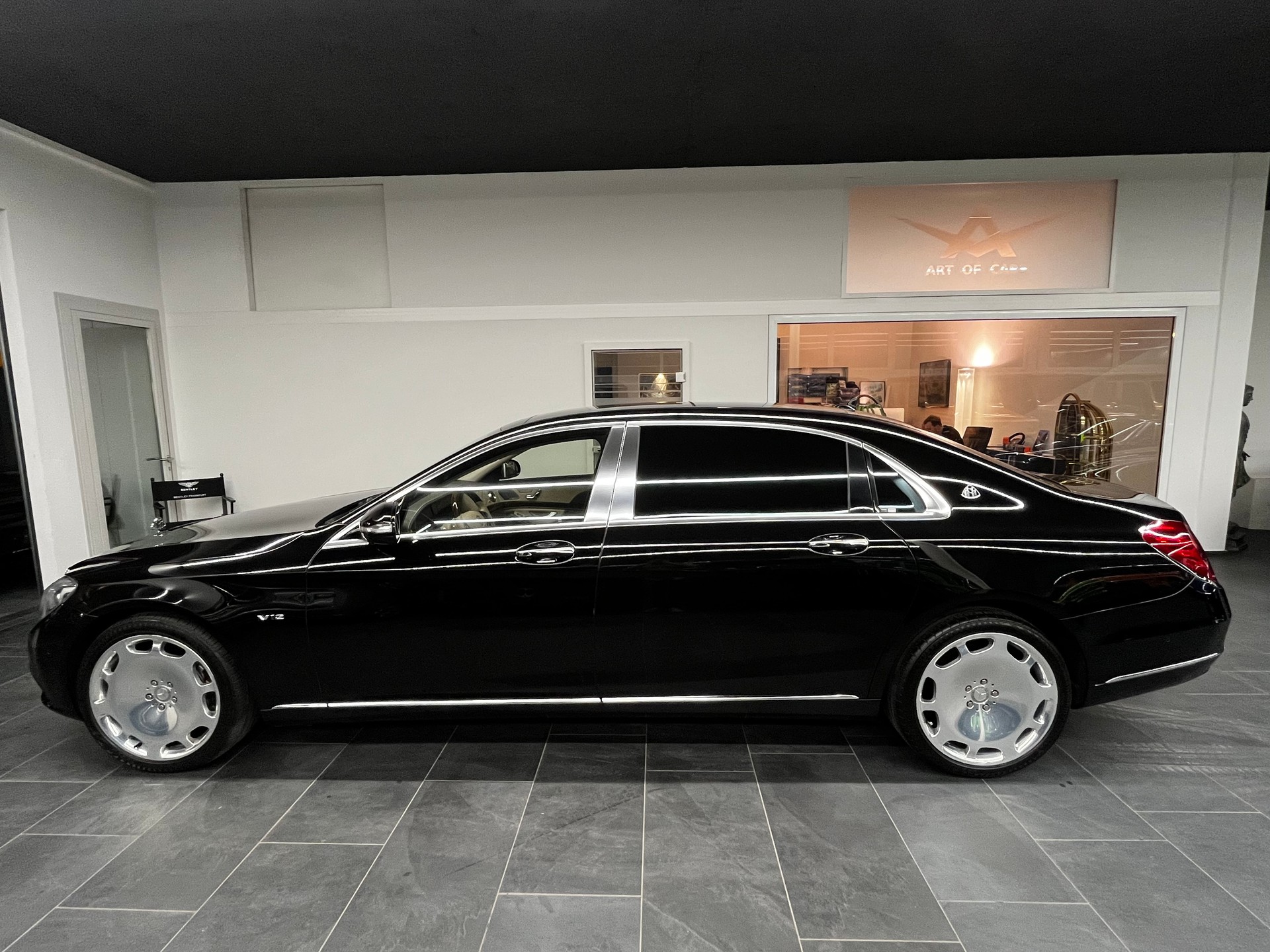 MERCEDES-BENZ S 600 Maybach 7G-Tronic-image-4