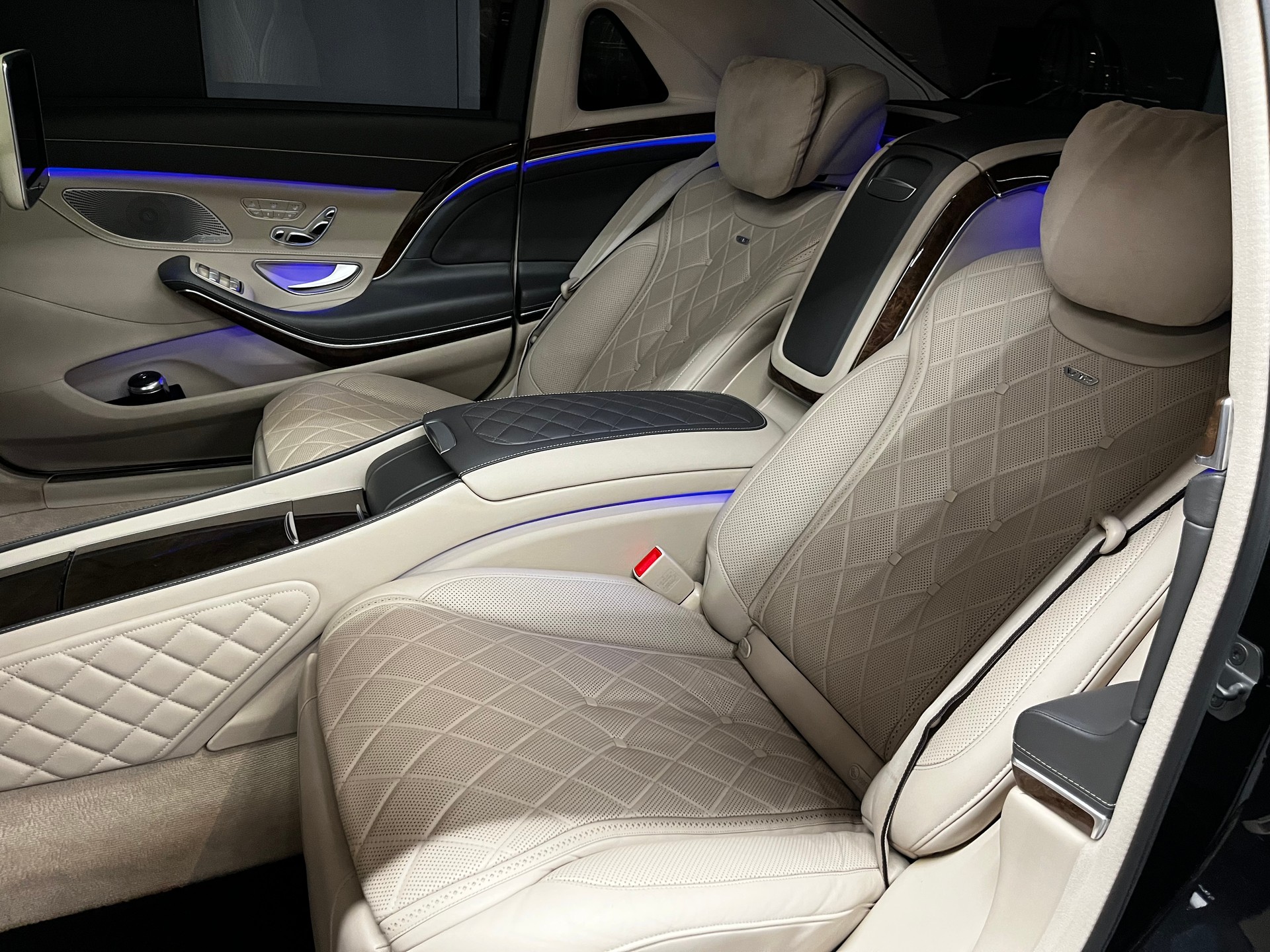 MERCEDES-BENZ S 600 Maybach 7G-Tronic-image-12