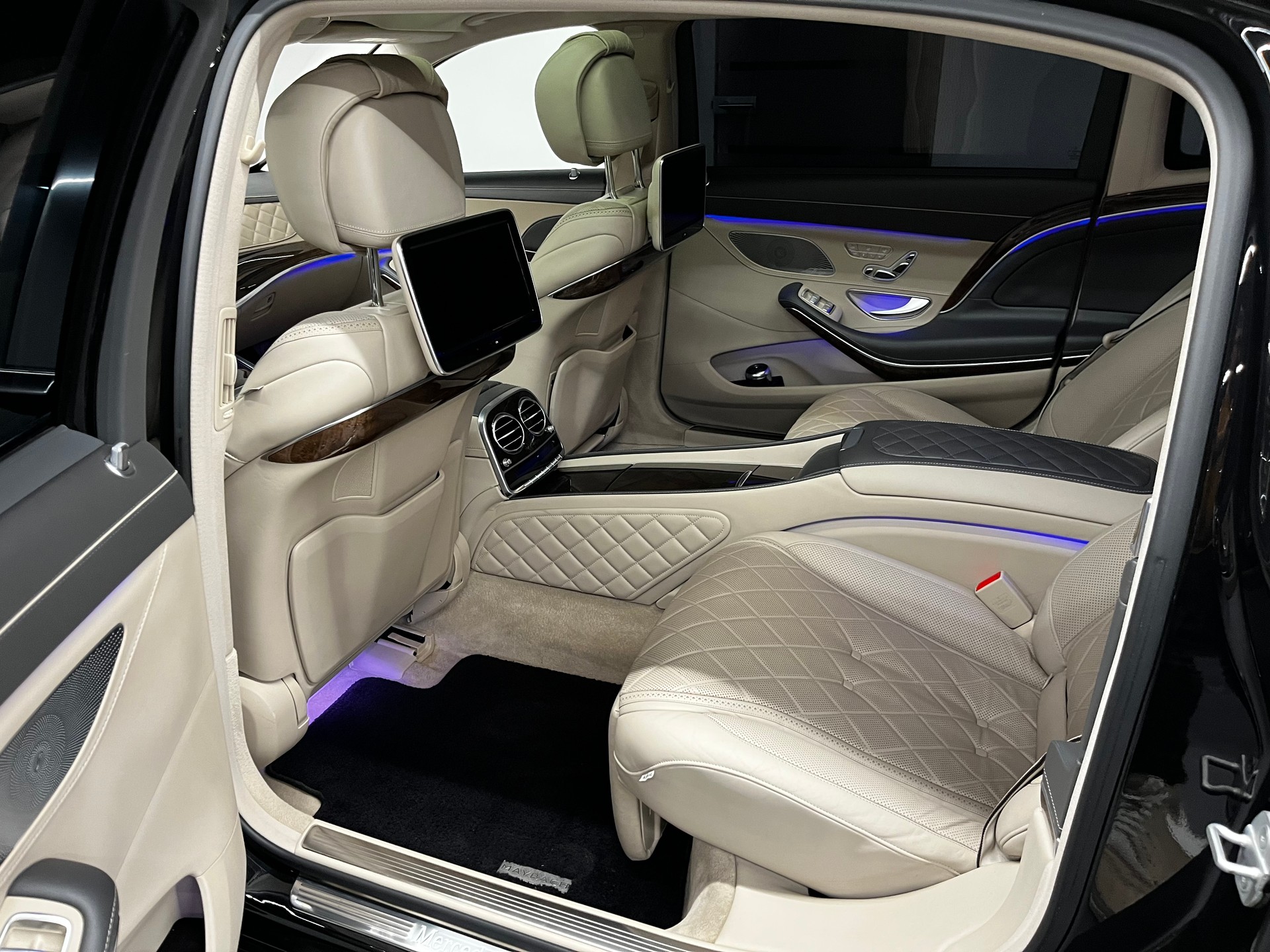 MERCEDES-BENZ S 600 Maybach 7G-Tronic-image-11
