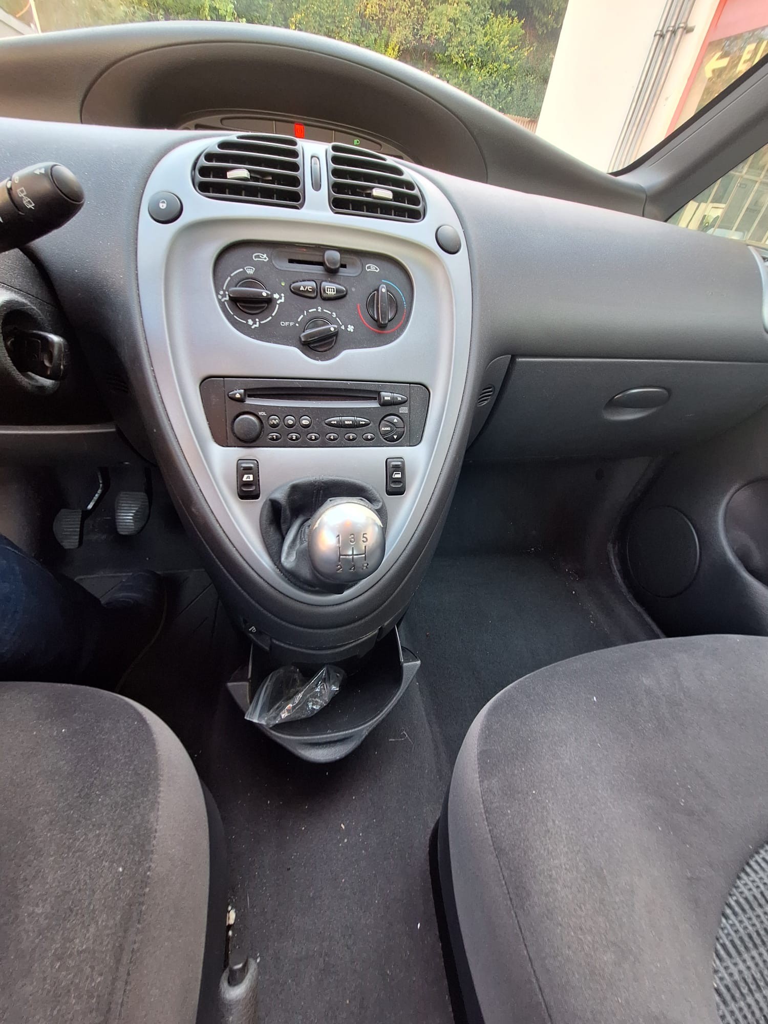 CITROEN Xsara Picasso 1.6i 16V Exclusive-image-6