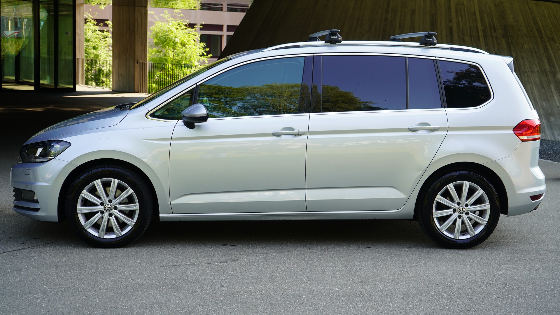 VW Touran 1.4 TSI BlueMotion Technology Trendline DSG-image-5