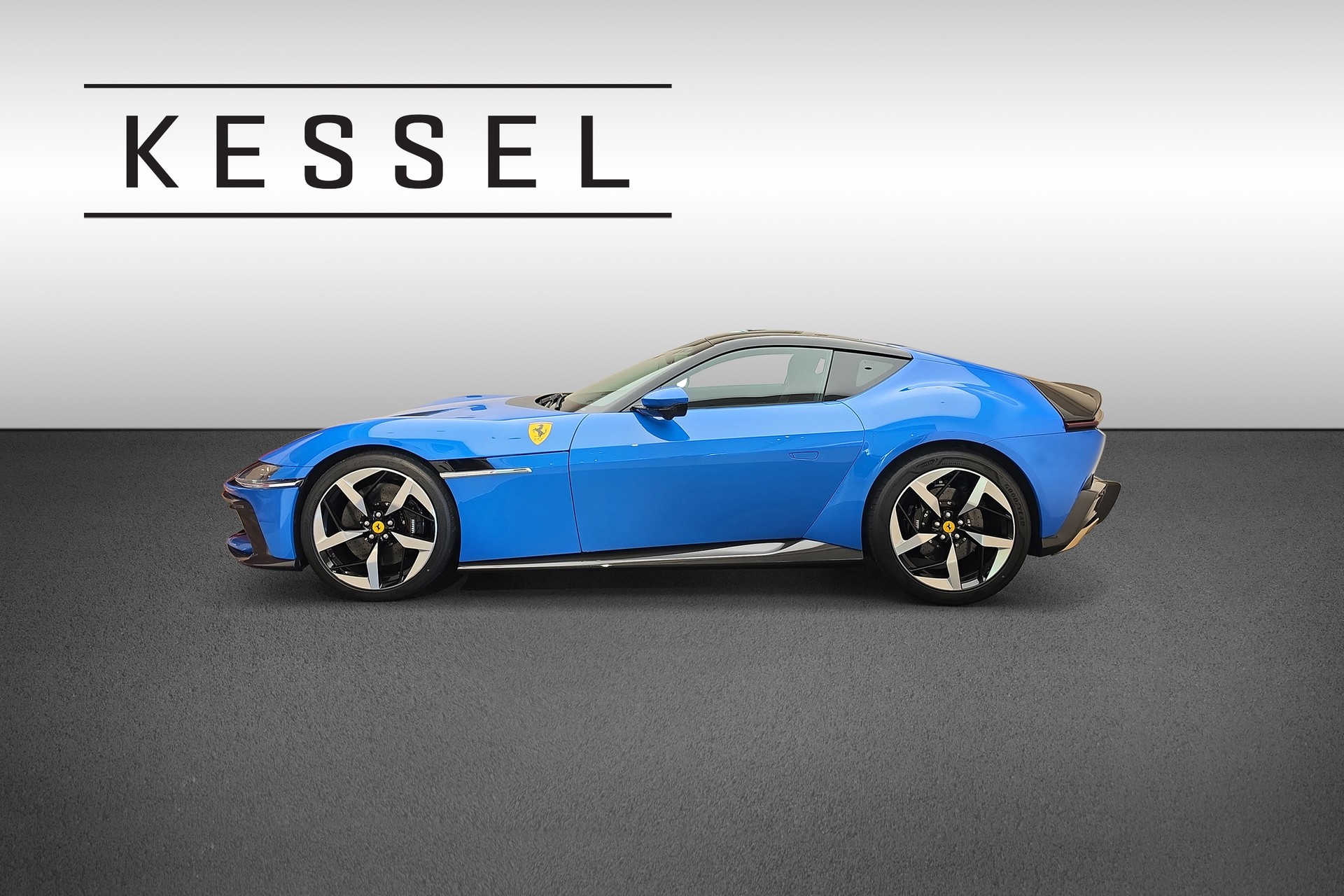 FERRARI 12 Cilindri-showroom-element-3