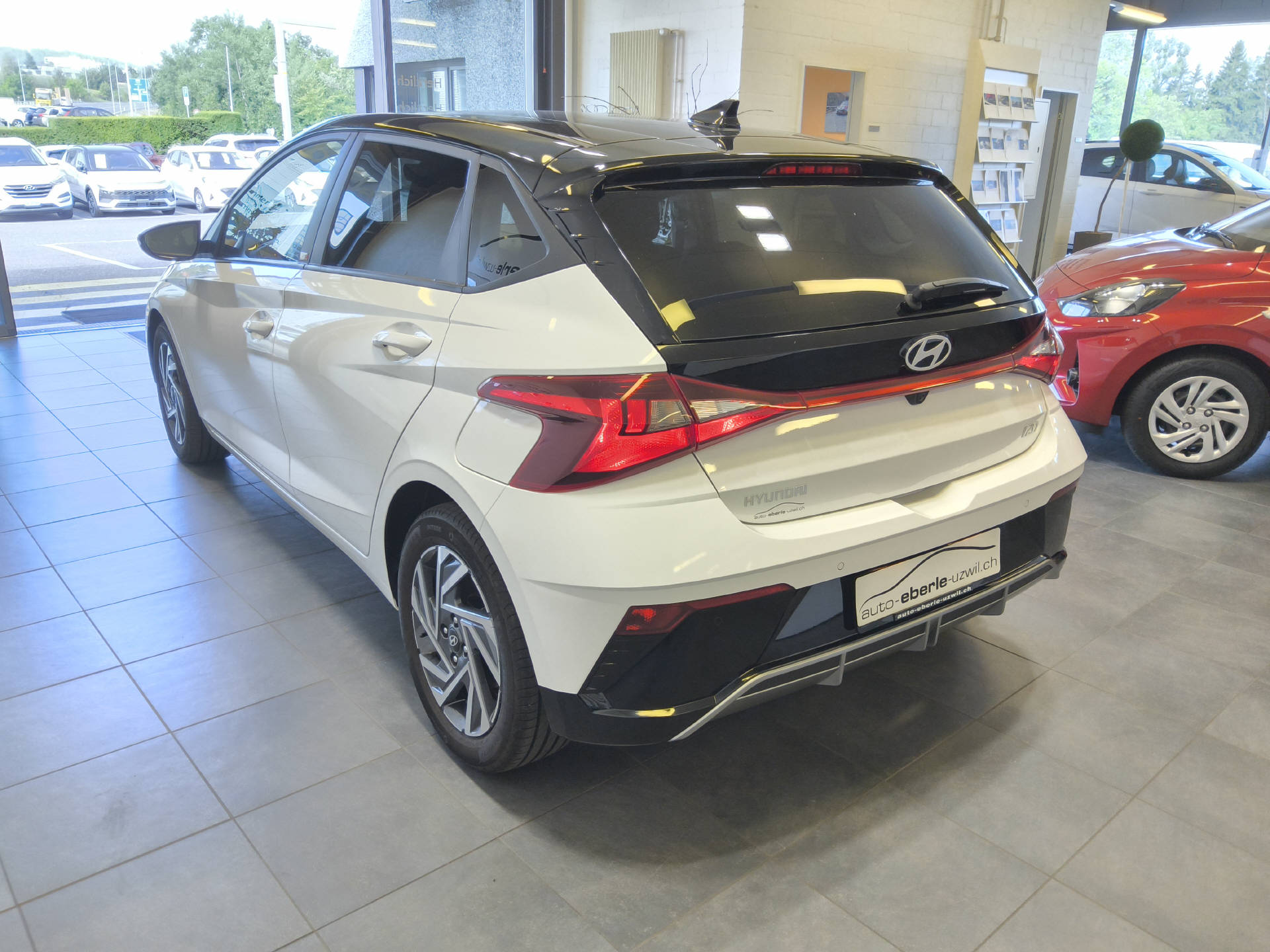 HYUNDAI i20 1.0 T-GDi Amplia-image-4