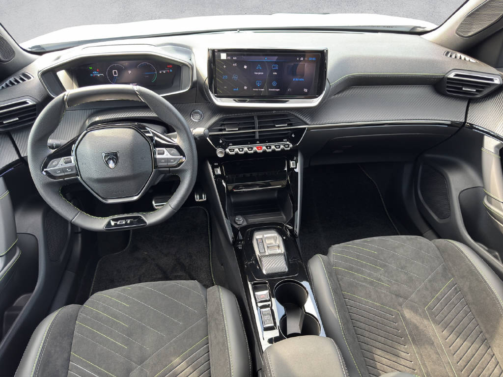 PEUGEOT 2008 1.2 Hybrid 145 GT Exclusive-image-13