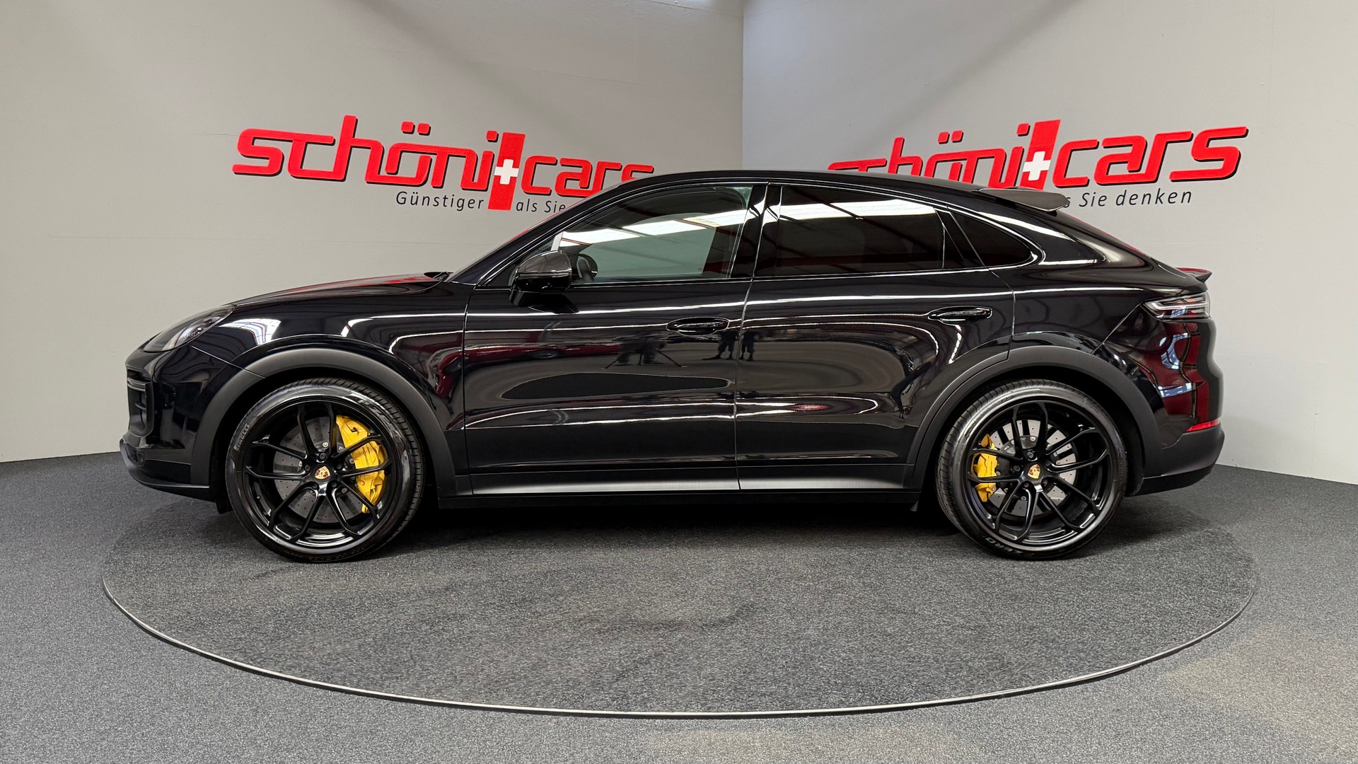 PORSCHE Cayenne Turbo GT incl. Approved-showroom-element-2