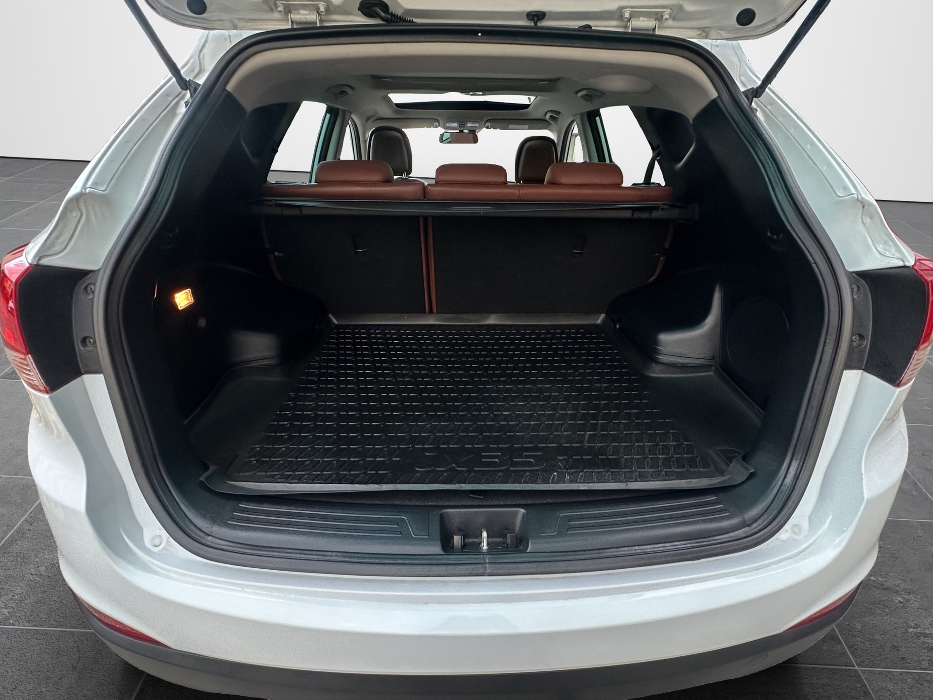 HYUNDAI iX 35 2.0 Premium 4WD Automatic-image-16