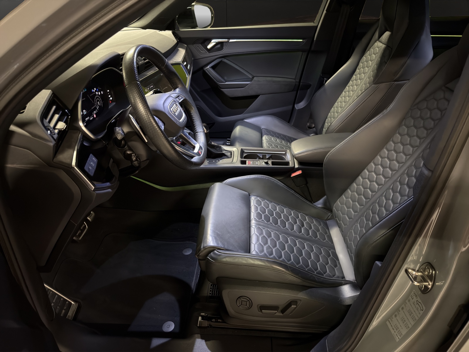 AUDI RS Q3 2.5 TFSI quattro S tronic-image-7