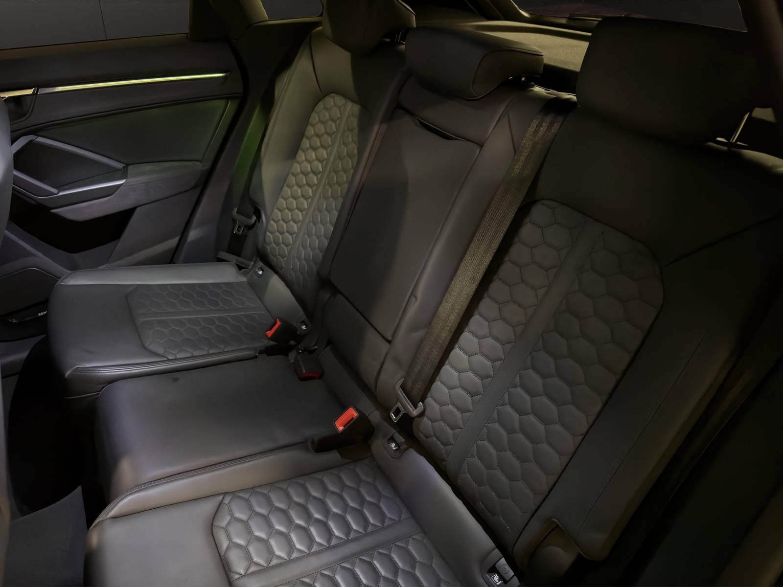 AUDI RS Q3 2.5 TFSI quattro S tronic-image-10