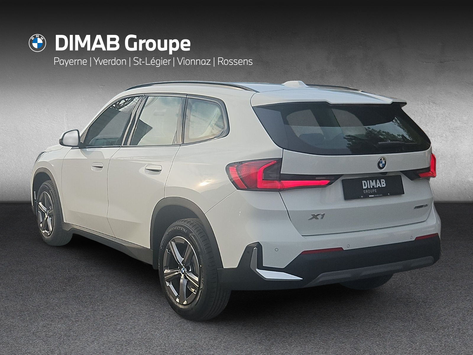 BMW X1 sDrive 18i-showroom-element-2