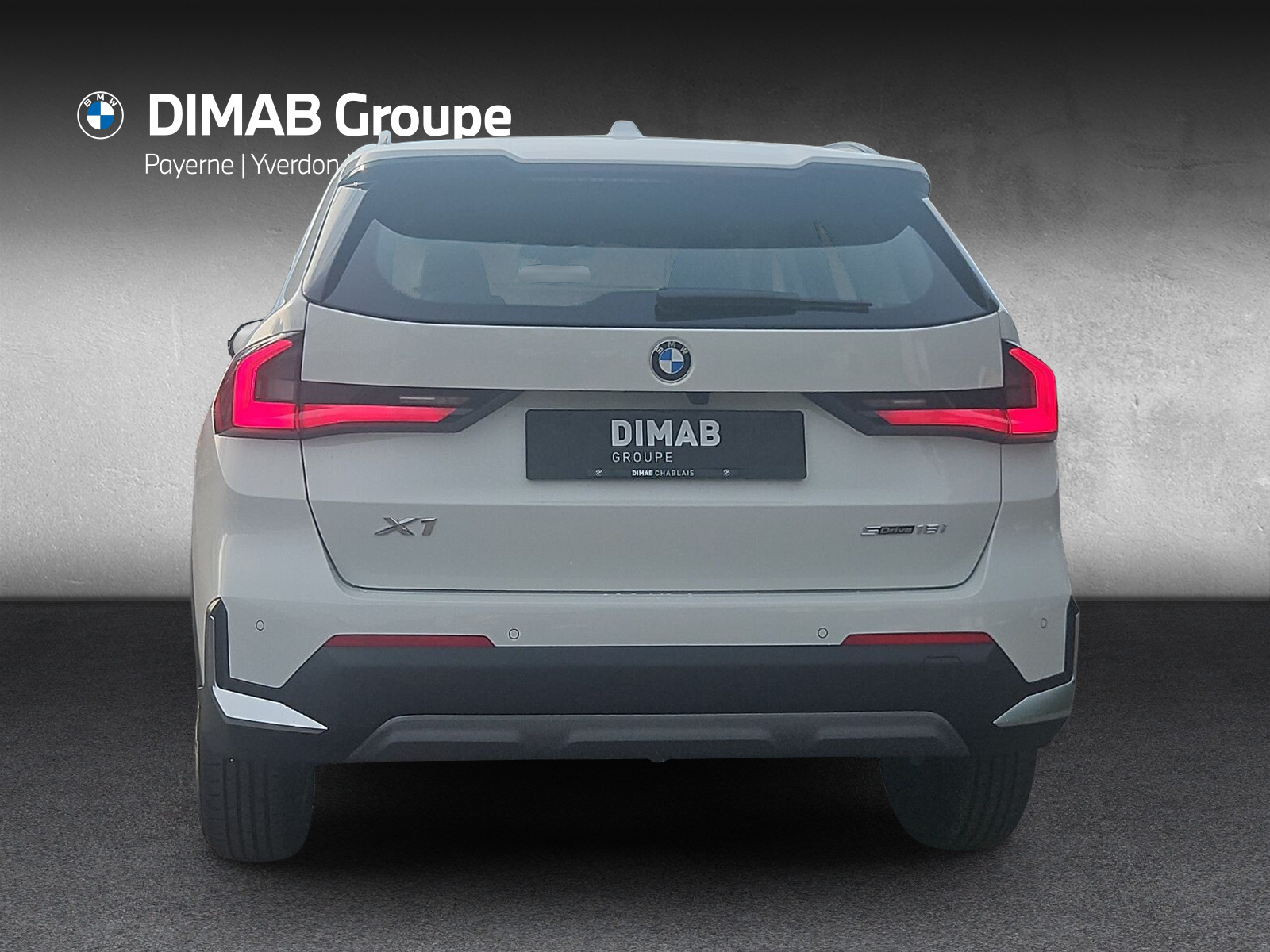 BMW X1 sDrive 18i-showroom-element-3