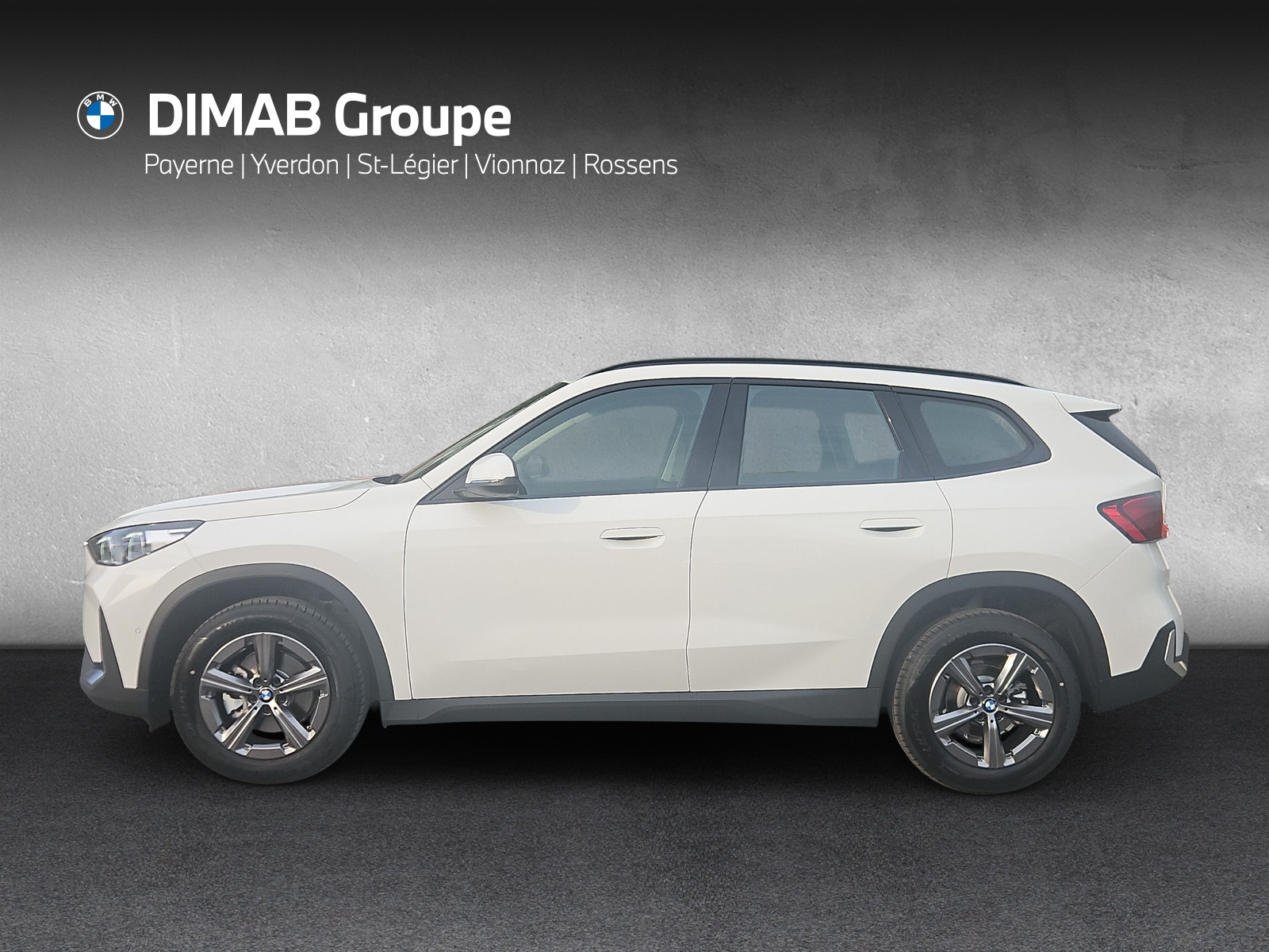 BMW X1 sDrive 18i-showroom-element-1