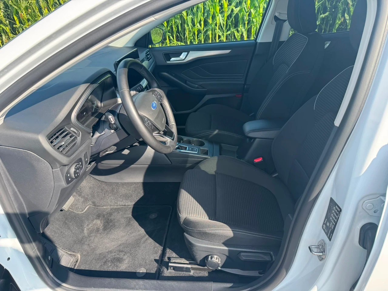 FORD Focus 1.5 TDCi Titanium Automatic-image-6