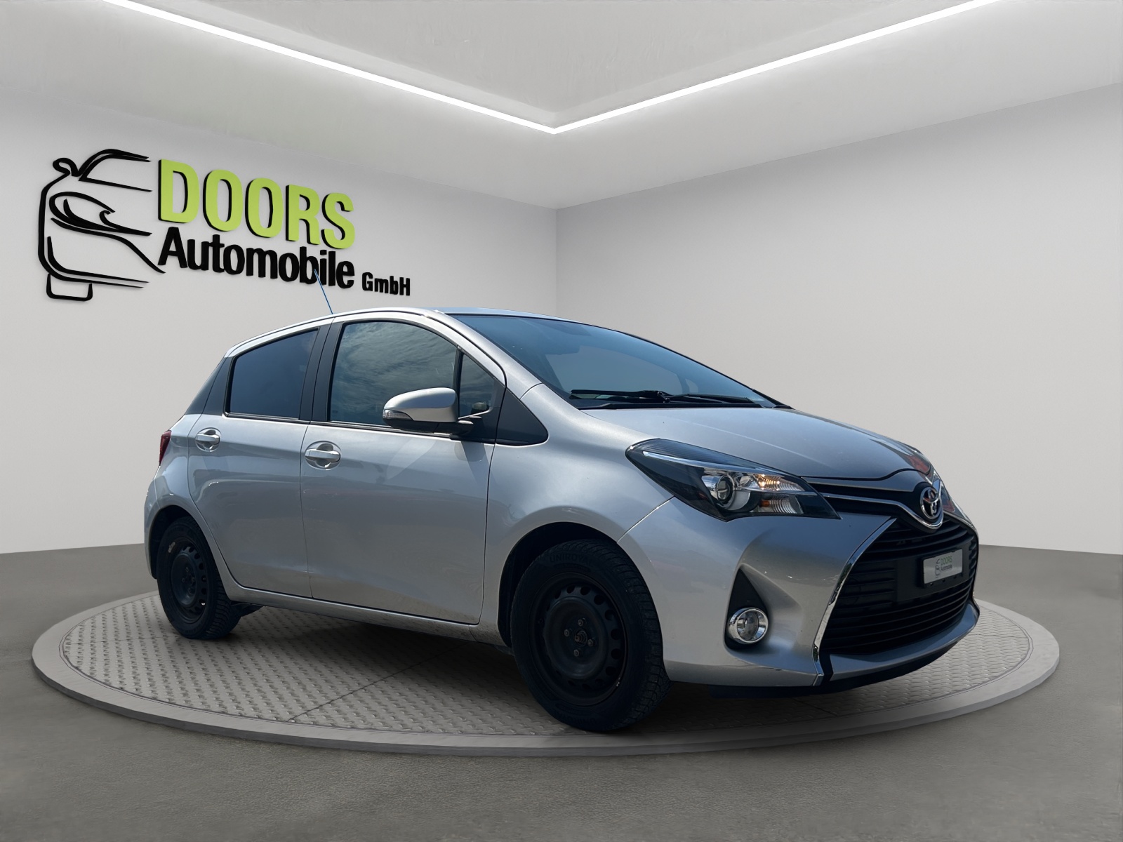 TOYOTA Yaris 1.33 Luna-showroom-element-3