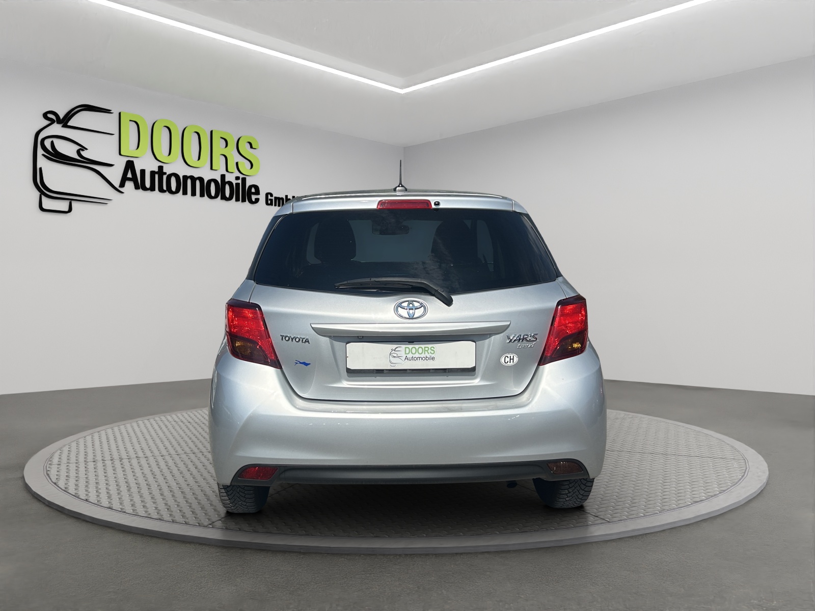 TOYOTA Yaris 1.33 Luna-image-4