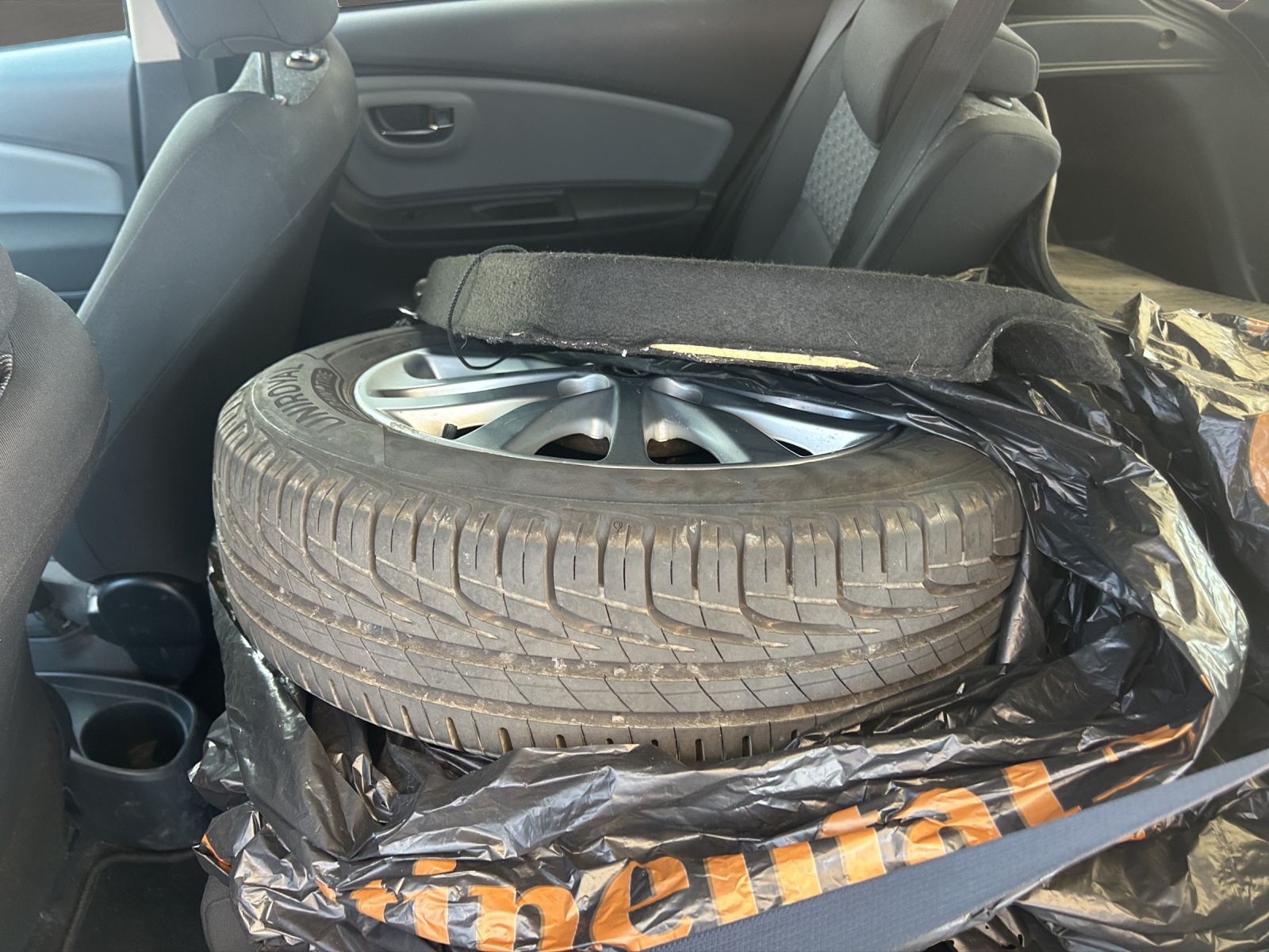 TOYOTA Yaris 1.33 Luna-image-19