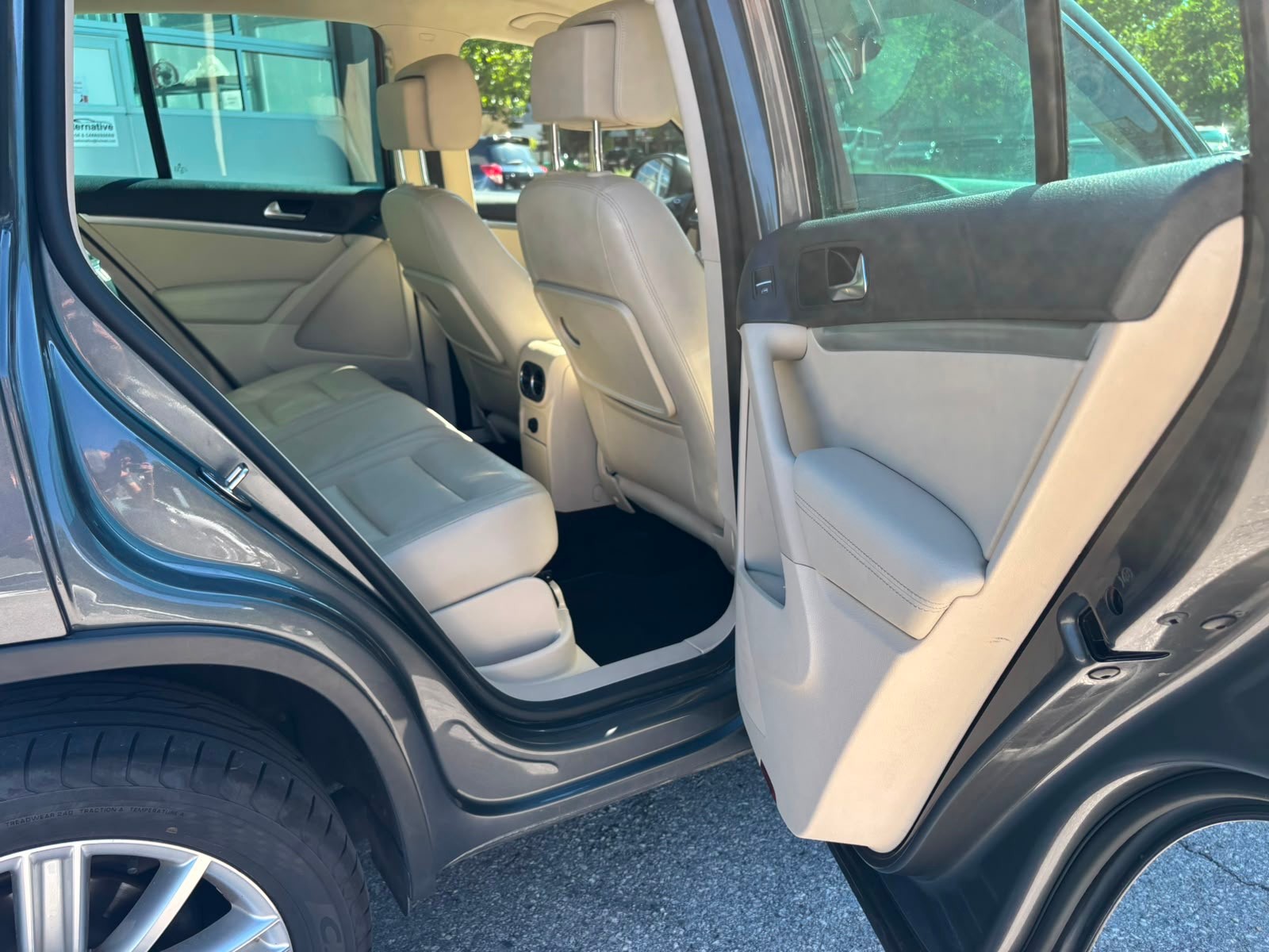 VW Tiguan 1.4 TSI Sport&Style 4Motion-image-18