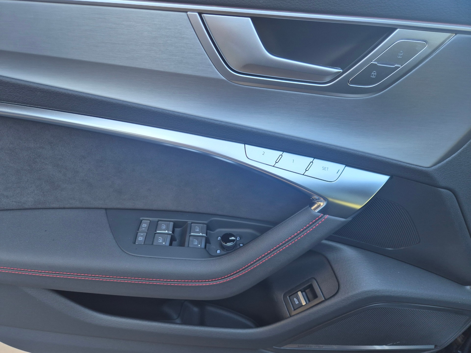 AUDI S6 Avant 3.0 TDI quattro tiptronic-image-16
