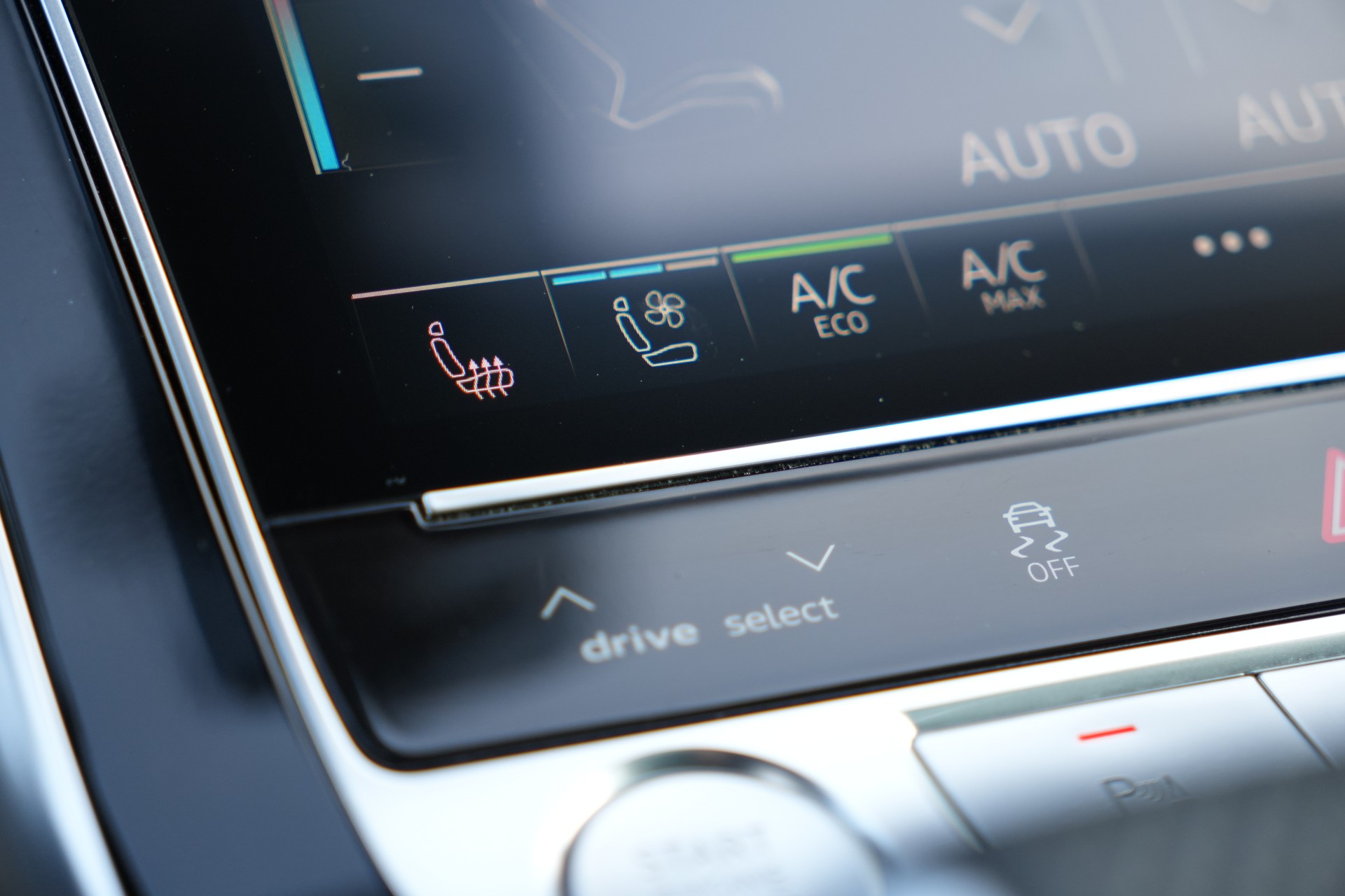 AUDI Q7 50 TDI quattro S Line tiptronic (7-Plätzer)-image-18