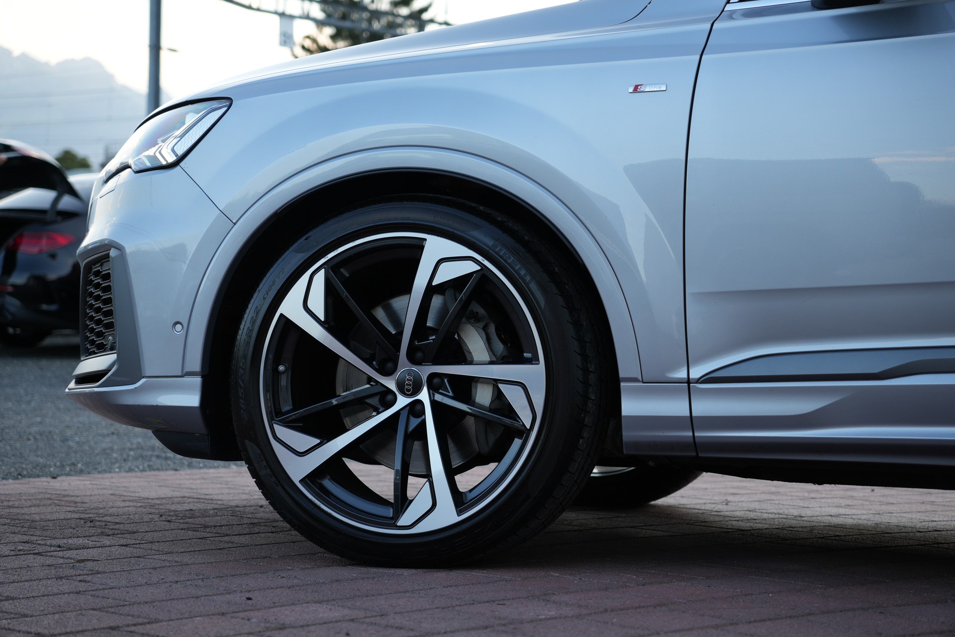 AUDI Q7 50 TDI quattro S Line tiptronic (7-Plätzer)-image-8