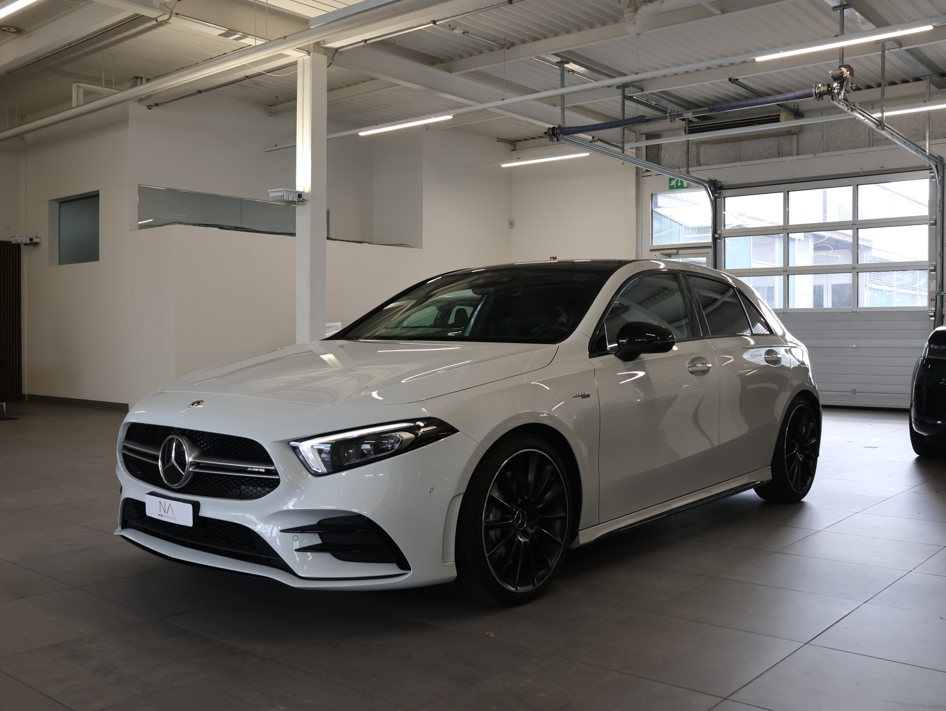 MERCEDES-BENZ A 35 AMG 4Matic Speedshift *Panoramadach* *360 Kamera*-image-4
