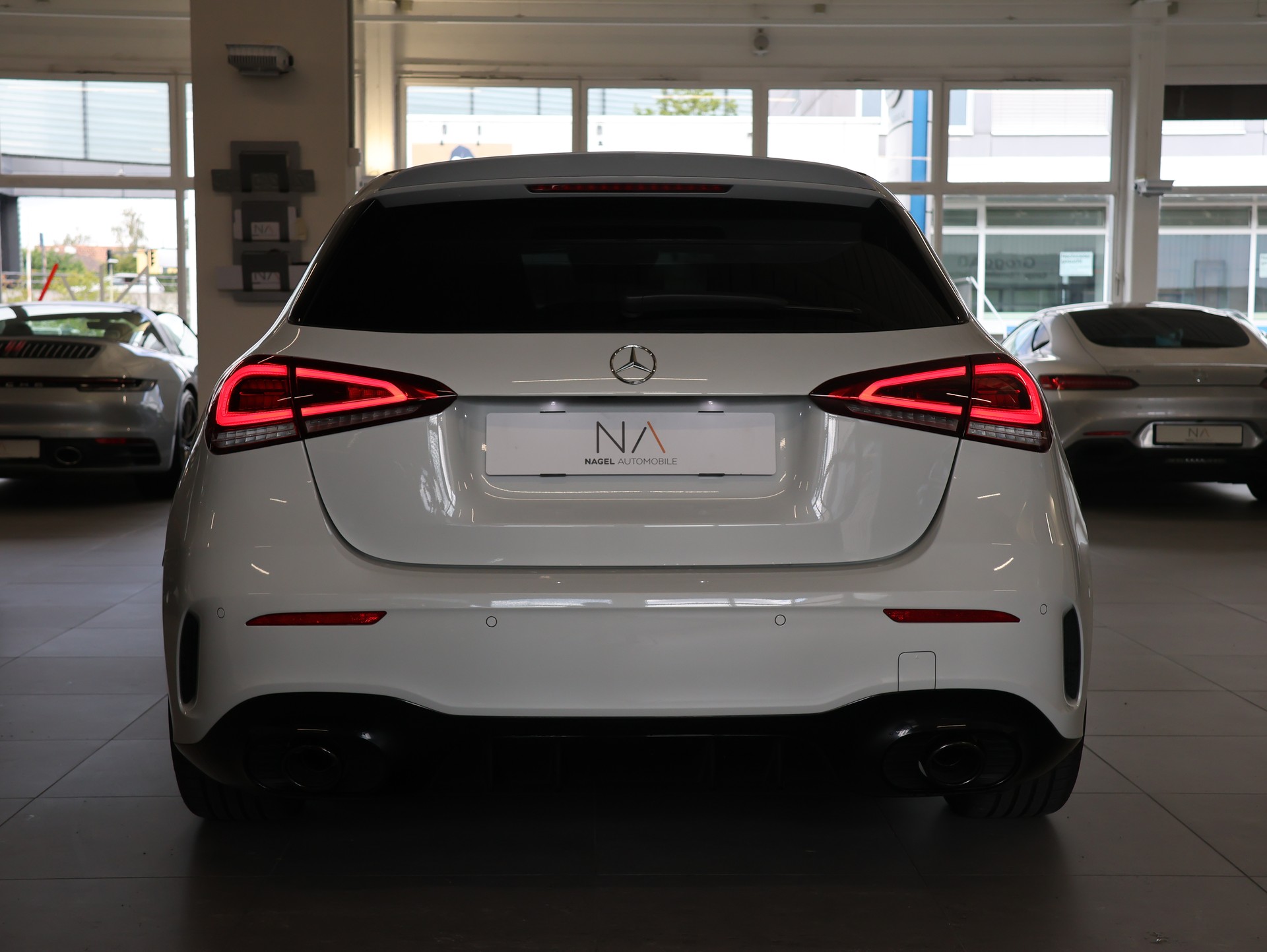 MERCEDES-BENZ A 35 AMG 4Matic Speedshift *Panoramadach* *360 Kamera*-image-6