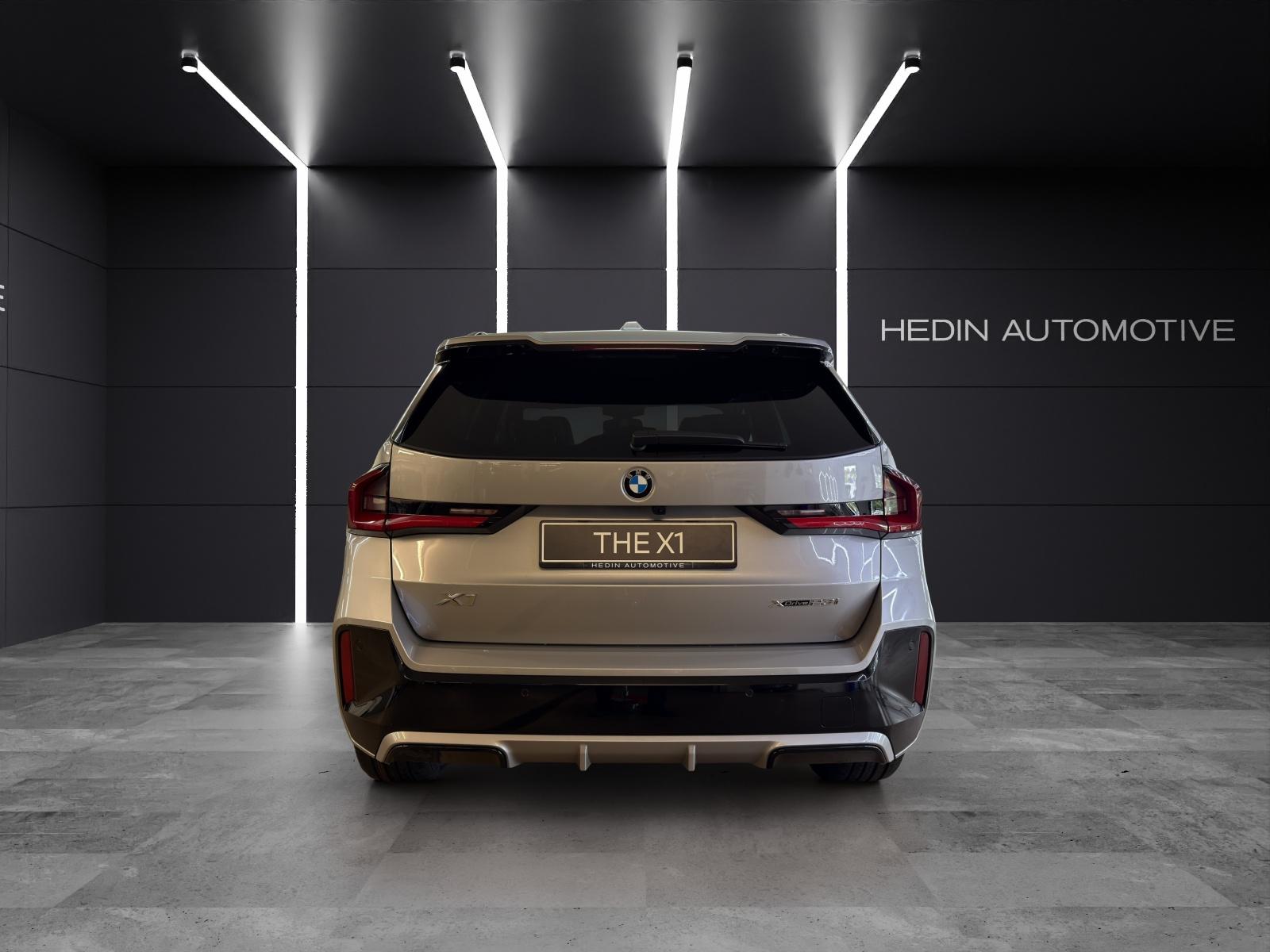 BMW X1 U11 23i xDrive-showroom-element-3